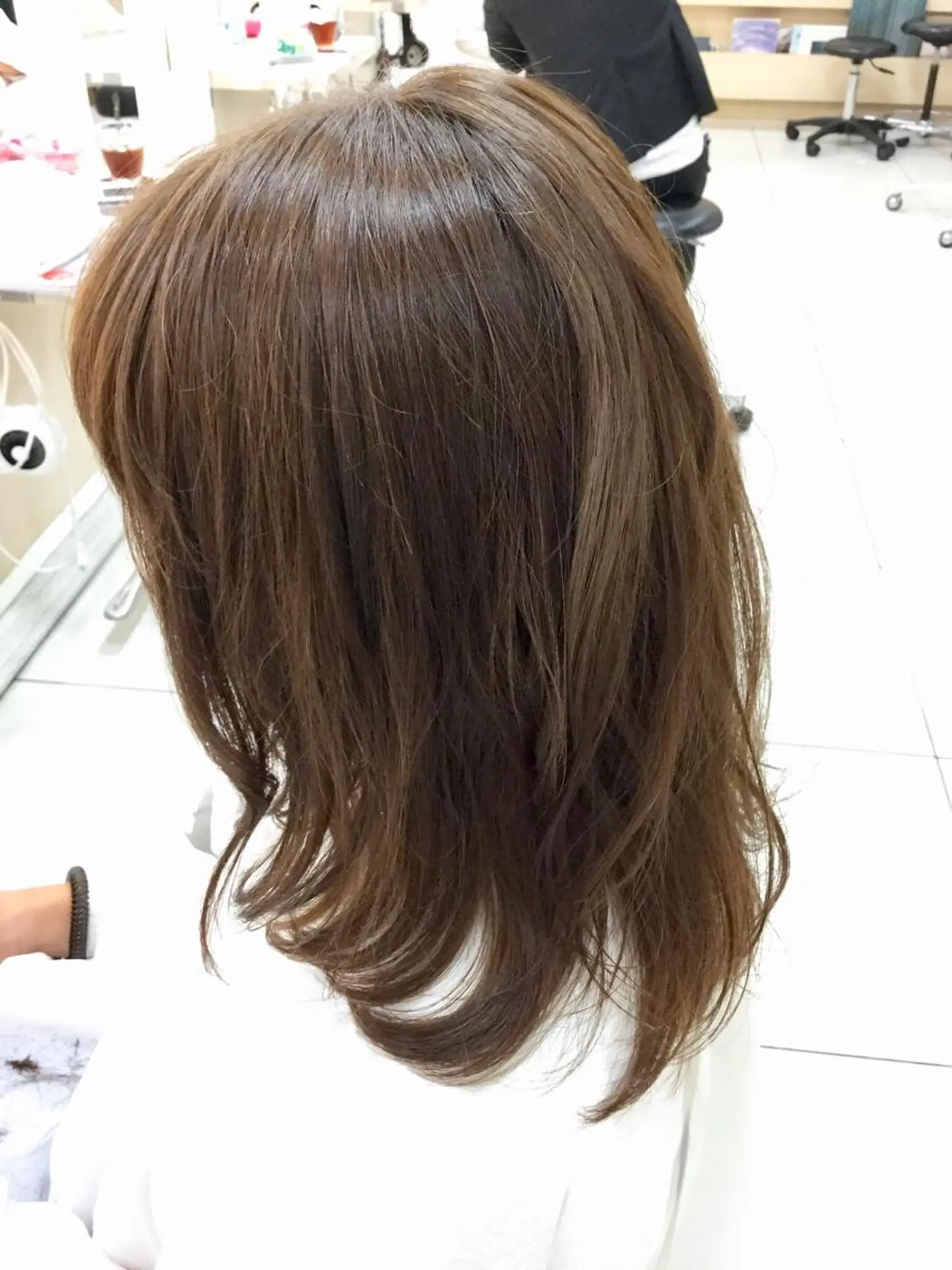 ミディアム カラー ブリーチ イルミナカラー ブリーチなしカラー Ash 山田 勇太のヘアスタイル