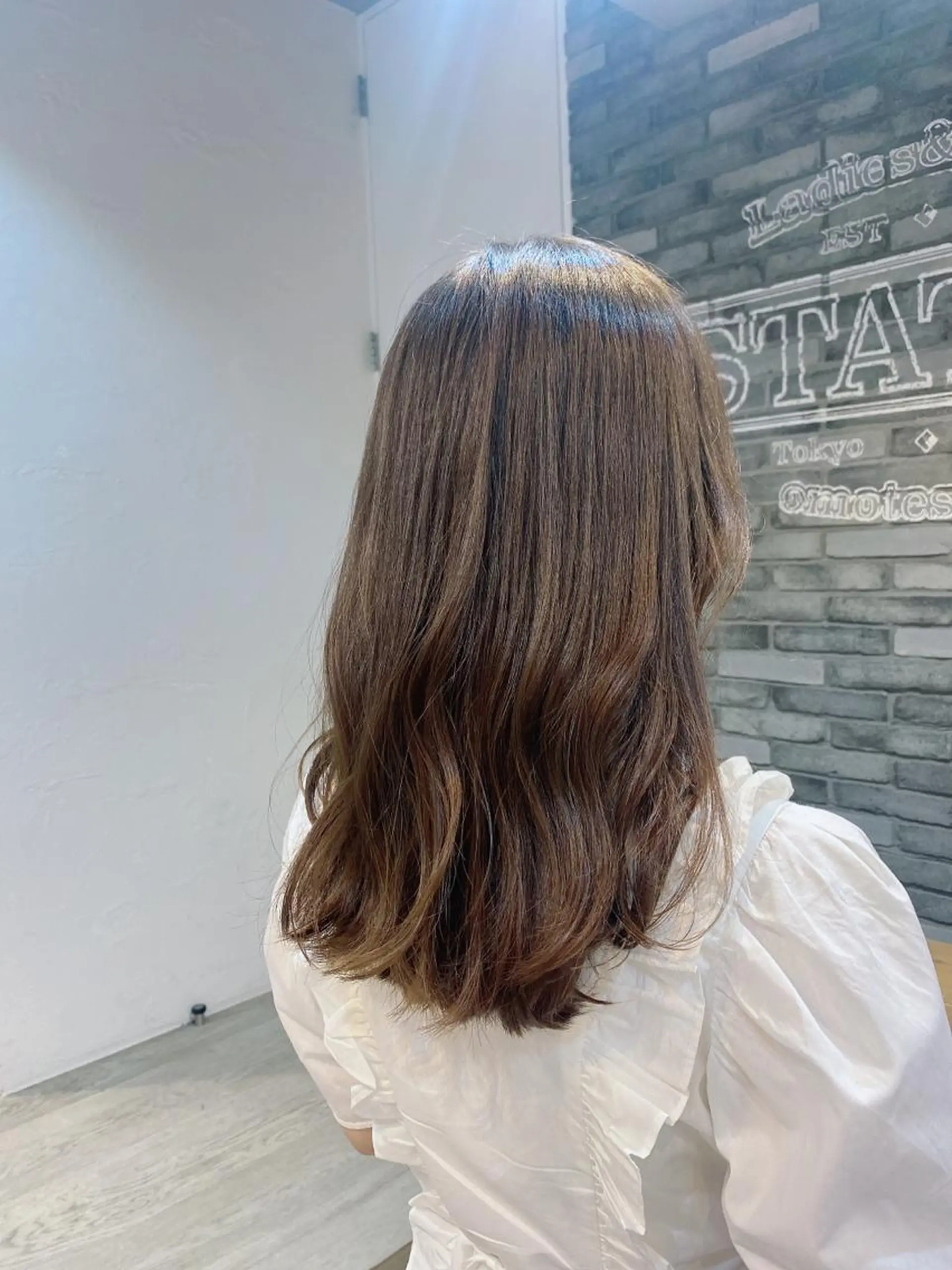 セミロング カラー アッシュ ベージュカラー ブリーチ 透明感カラー ブリーチなしカラー カット ヘアカラー トリートメント 韓国ヘア☁️ mitsukiのヘアスタイル