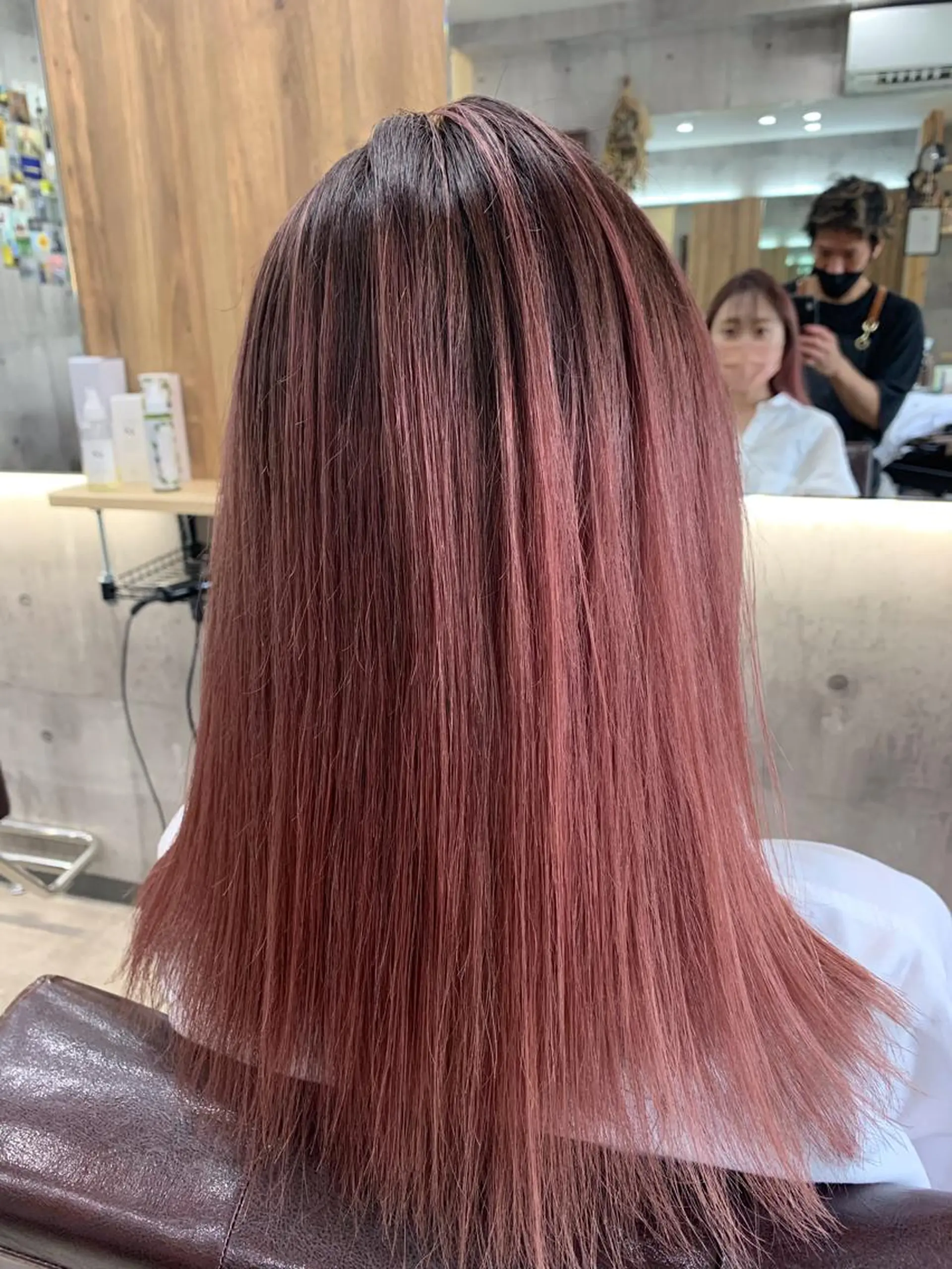 セミロング カラー バレイヤージュ ブリーチ ケアブリーチ ダブルカラー イヤリングカラー ヘアカラー hair salon mementoのヘアスタイル