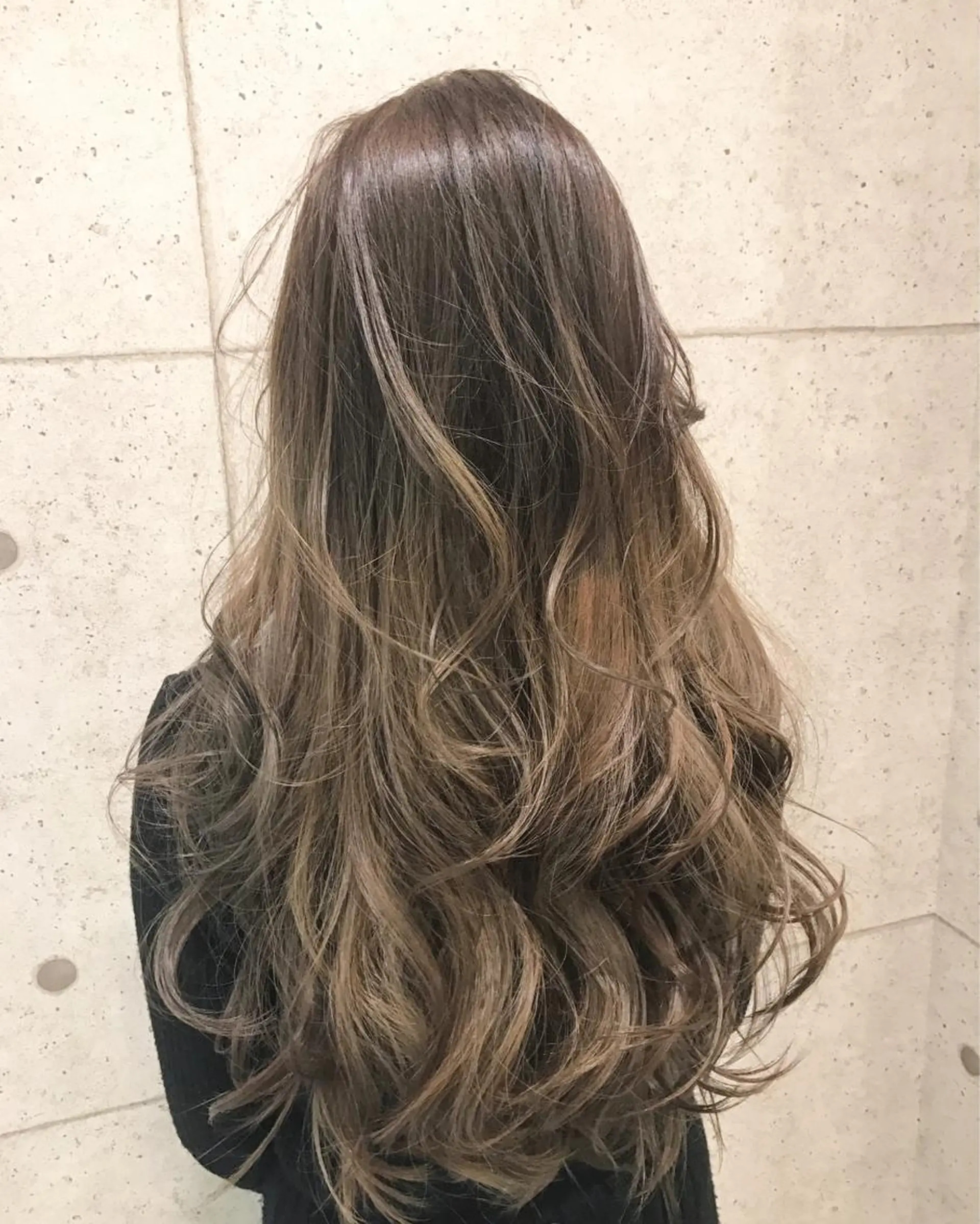 ロング カラー ヘアアレンジ グラデーションカラー グレージュ ヘアカラー トリートメント BANK'S hair所属・💐ケラチン 髪質改善寺坂雄飛💐のヘアスタイル