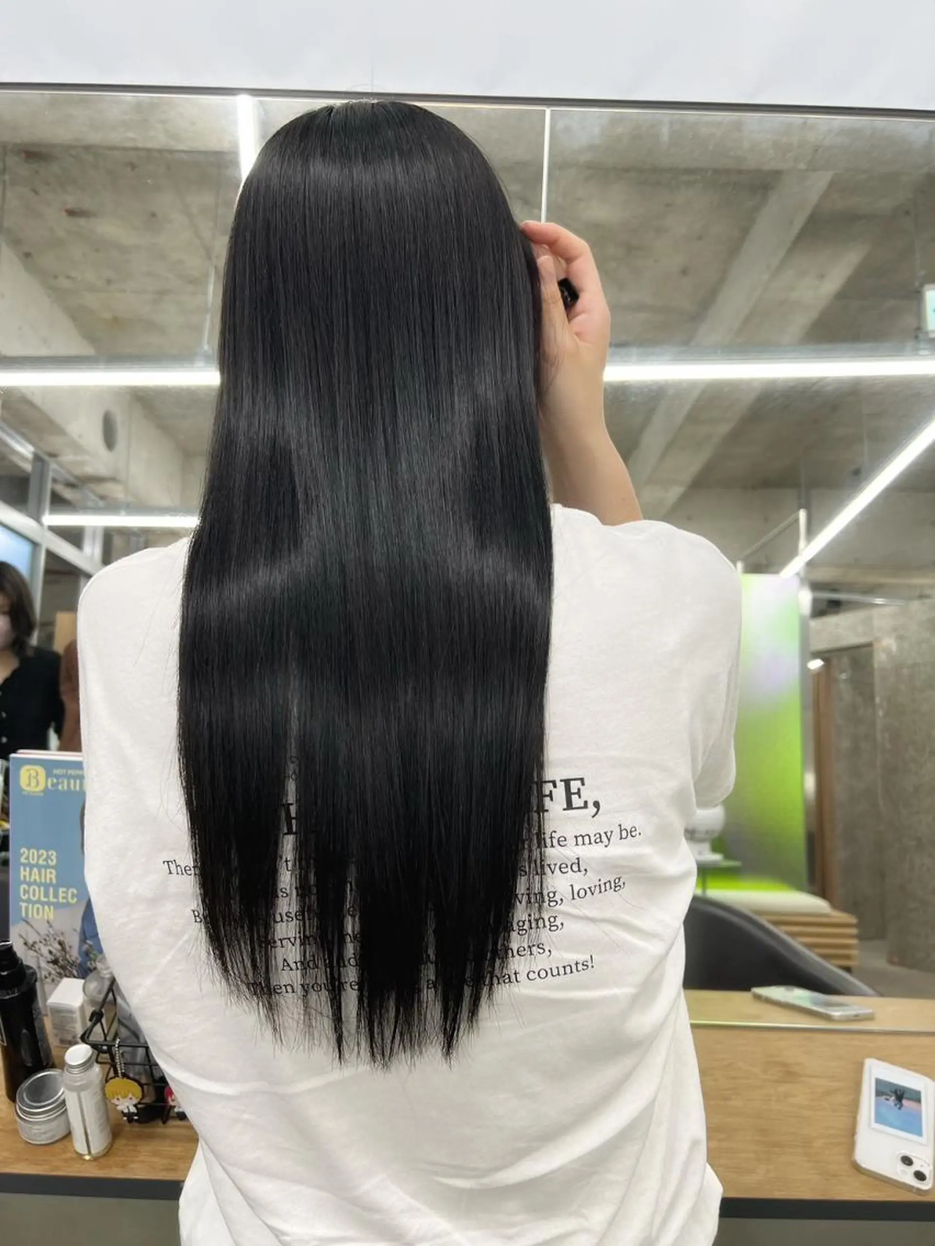 カラー パーマ ヘアアレンジ ロング ベージュカラー ブリーチ ケアカラー イヤリングカラー グレージュ カット トリートメント ヘッドスパ ヘアケア特化型サロン newi 京橋のヘアスタイル