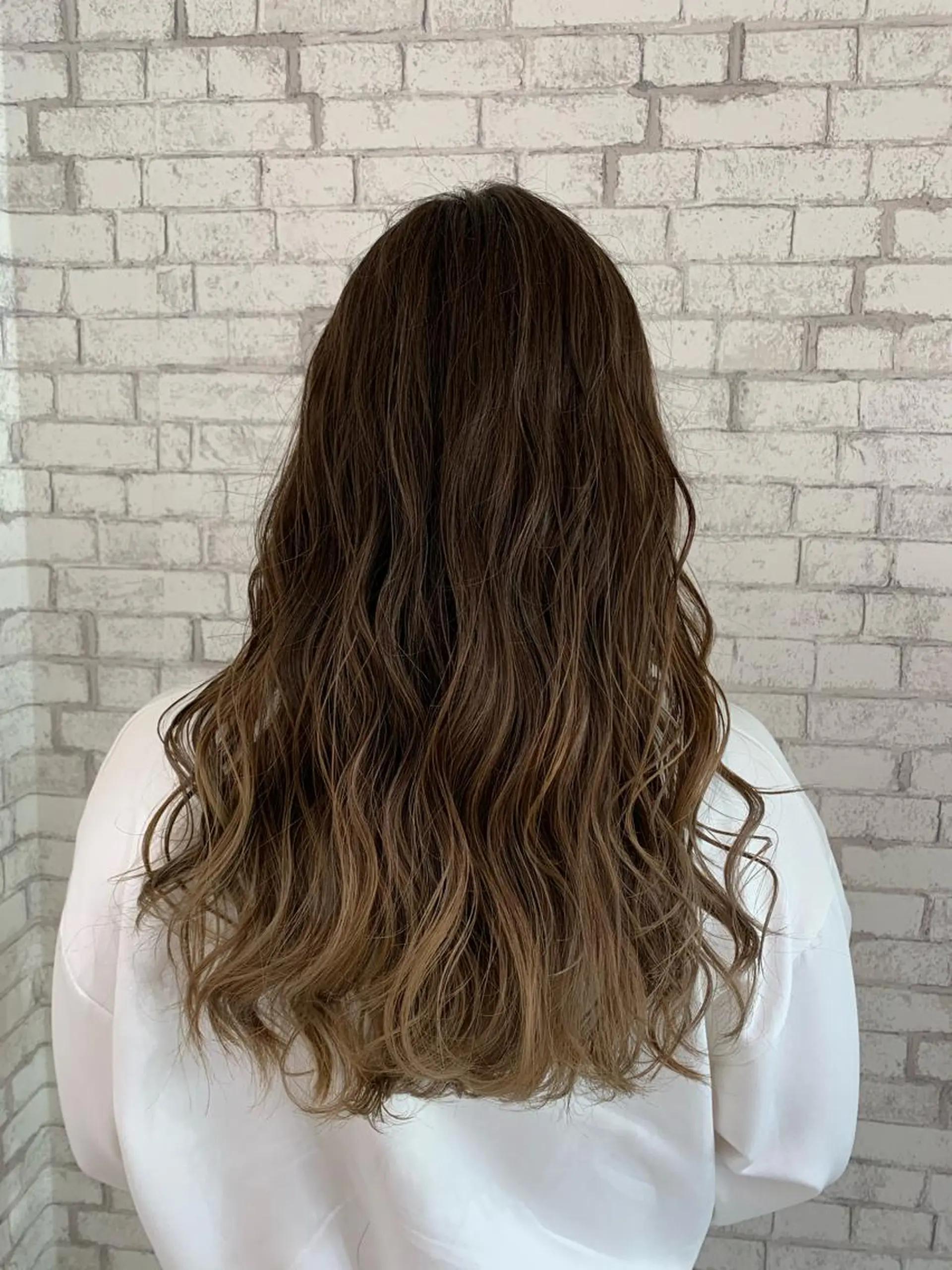 ロング レイヤーカット 特殊カラー/ブリーチ 道満ゆいなのヘアスタイル