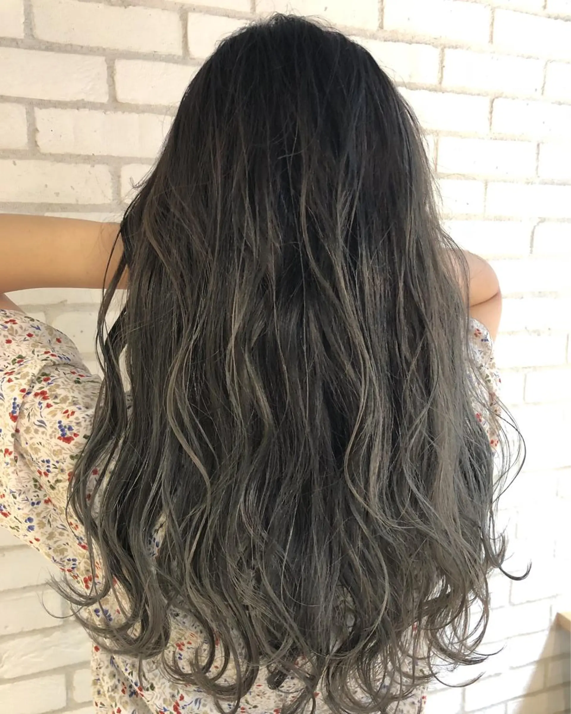 セミロング カラー ブリーチ ケアブリーチ she2.shinjuku所属・顧客様専用予約 新規予約不可のヘアスタイル