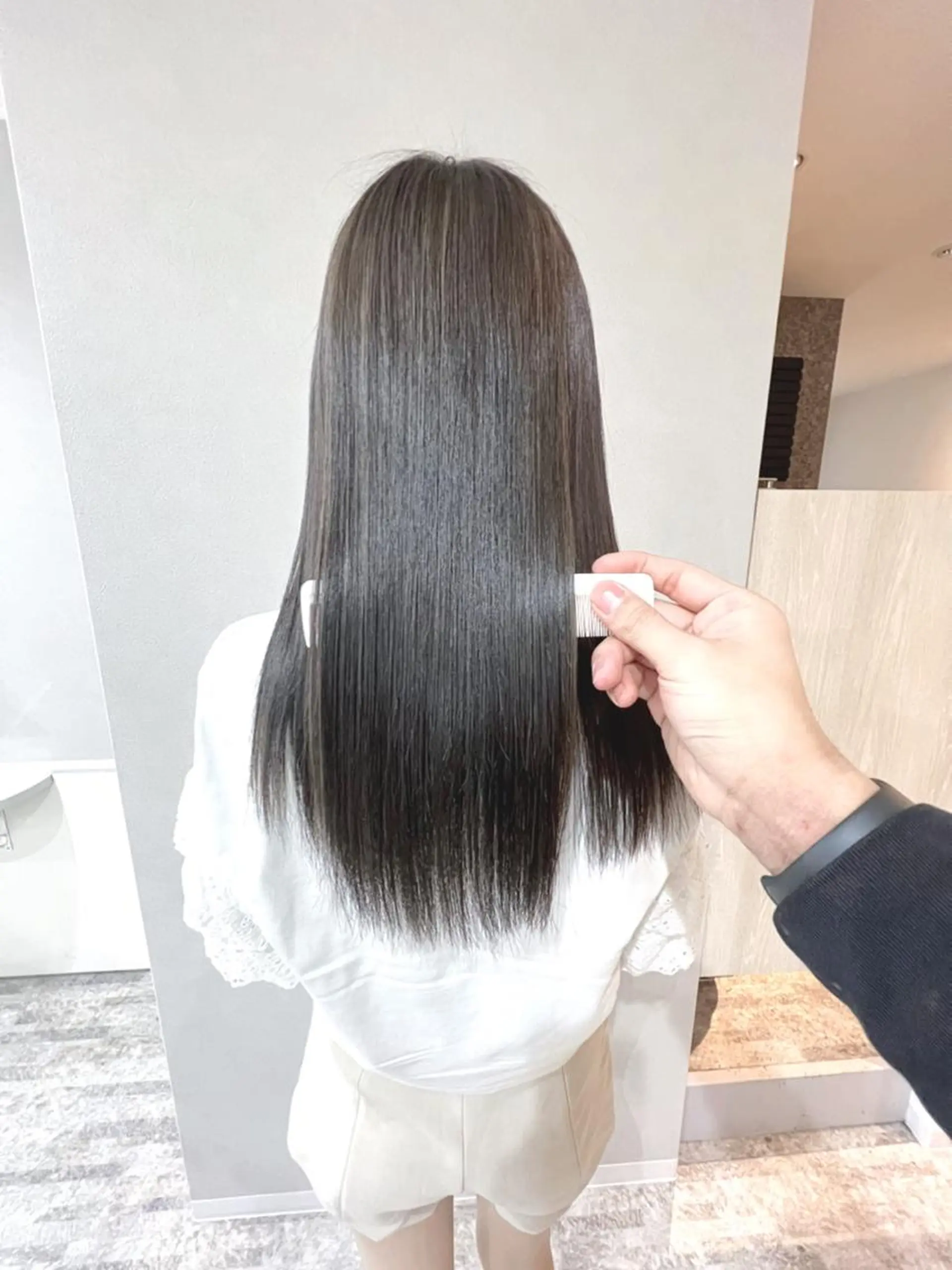 ロング カラー カット ヘアカラー トリートメント 髪質改善 貸切サロンのヘアスタイル