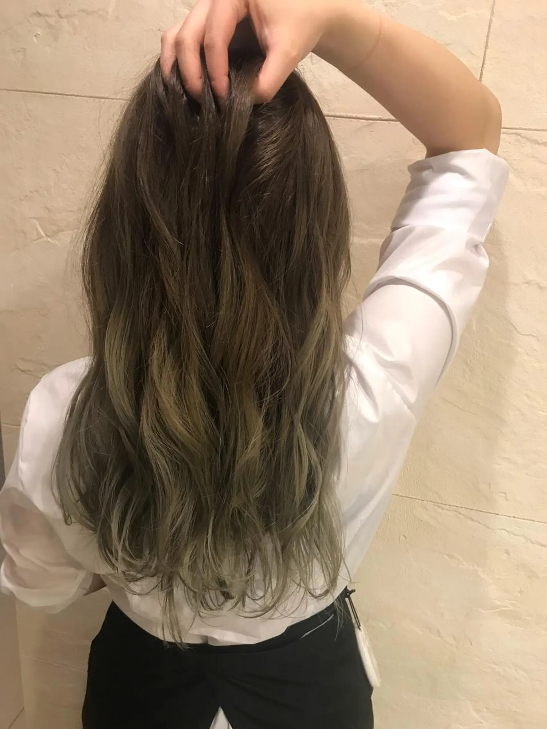 ロング 高橋 沙希のヘアスタイル