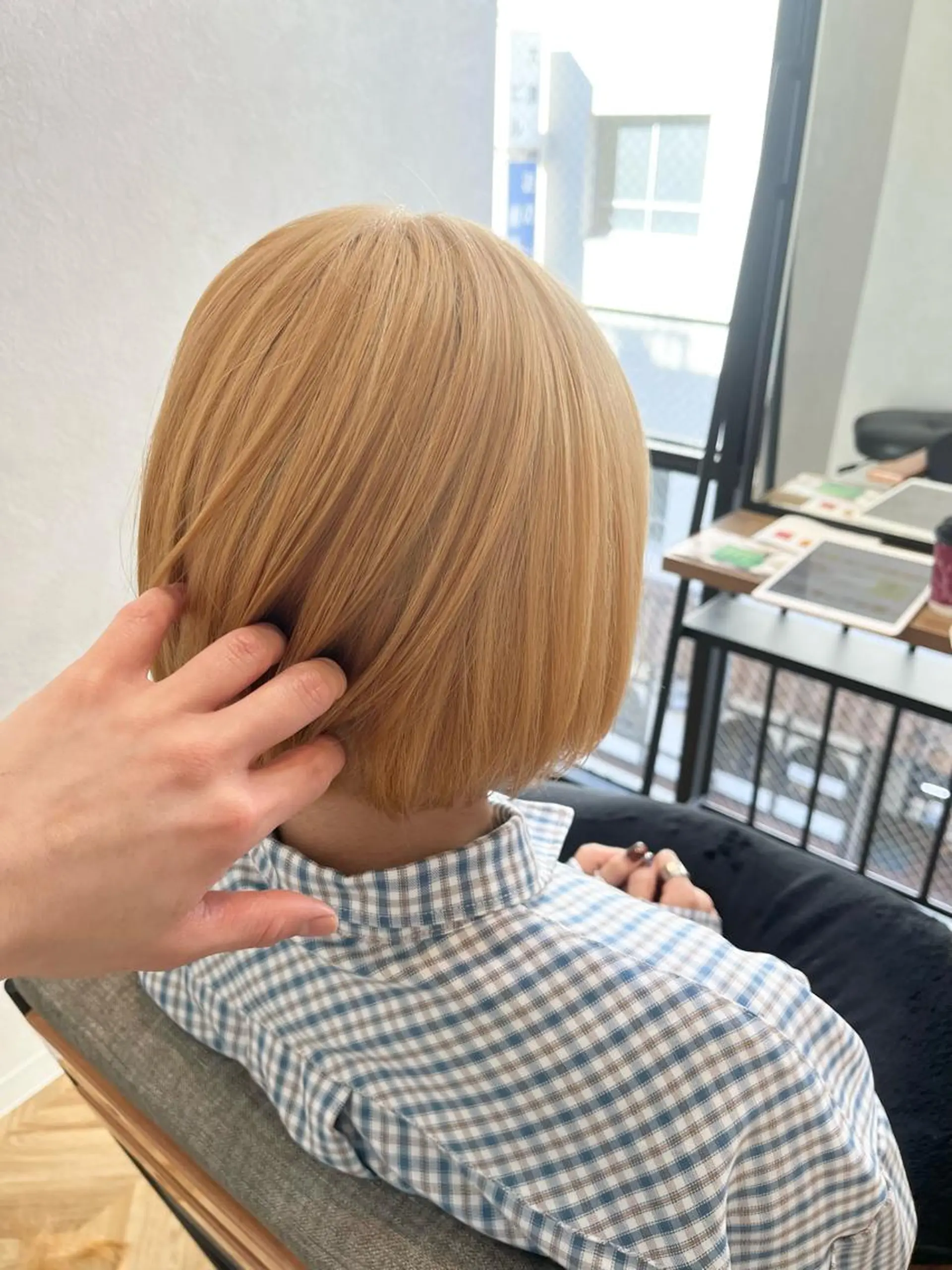 ショート ボブ ハイライト 髪質改善 韓国風ヘア レイヤーカット ヘアカラー N°number大分 ナンバーmikotoのヘアスタイル