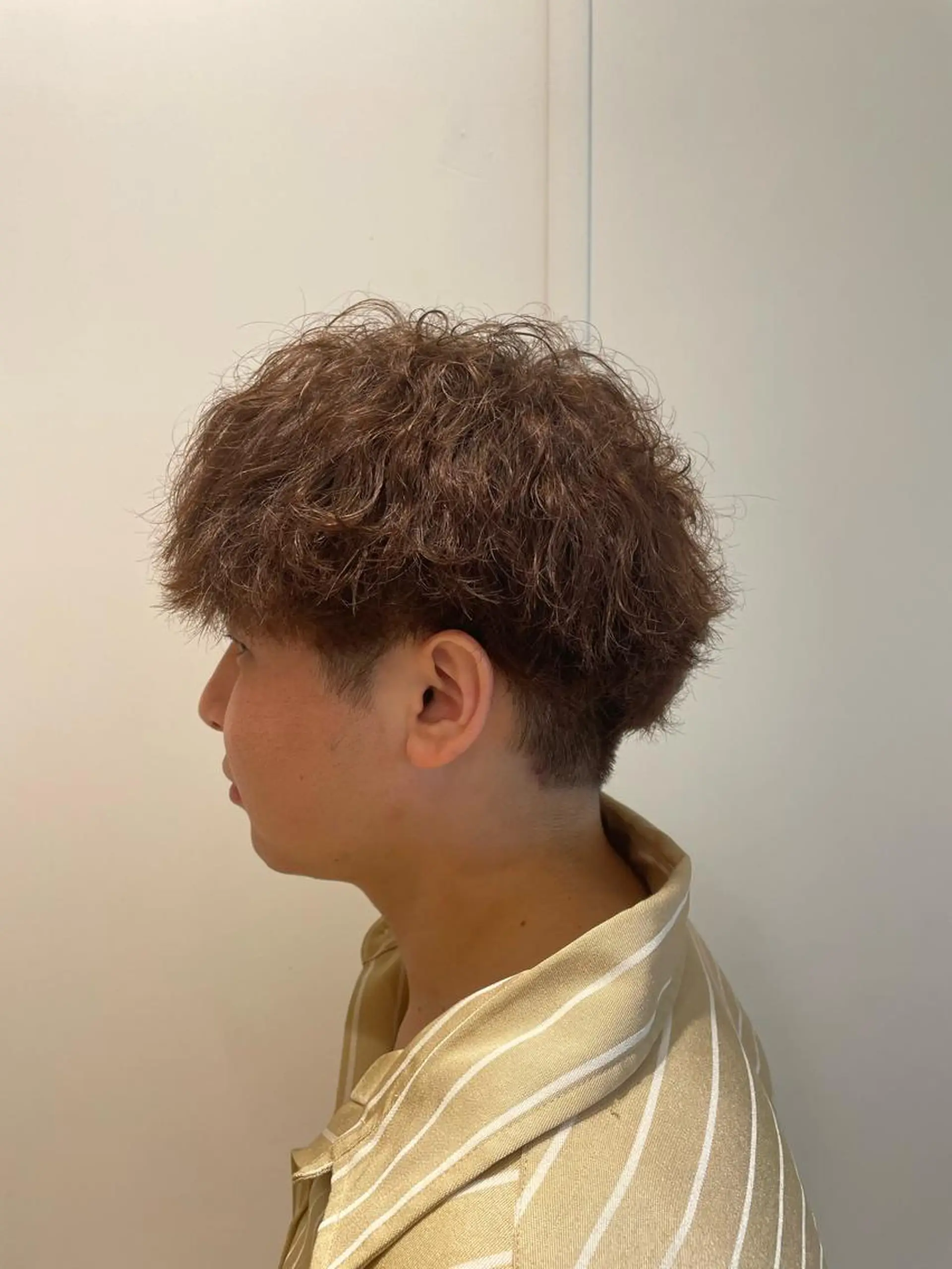 ショート カラー パーマ ヘアアレンジ メンズ キッズ ネイル マツエク・マツパ アイブロウ メンズブリーチ メンズハイトーン メンズインナーカラー メンズ韓国風 マッシュ 新宿　副店長 新井彩斗のヘアスタイル