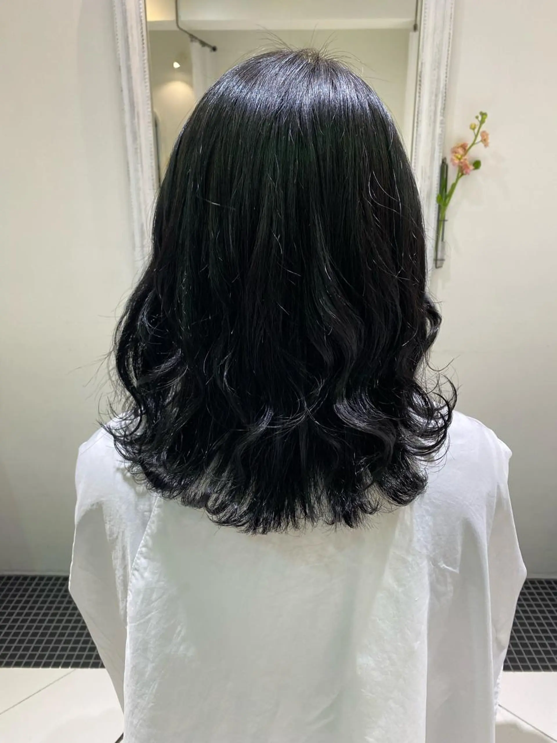 ミディアム カラー 黒髪 ブルーカラー ブルーブラック ducha所属・DUCHA Tomida naoのヘアスタイル