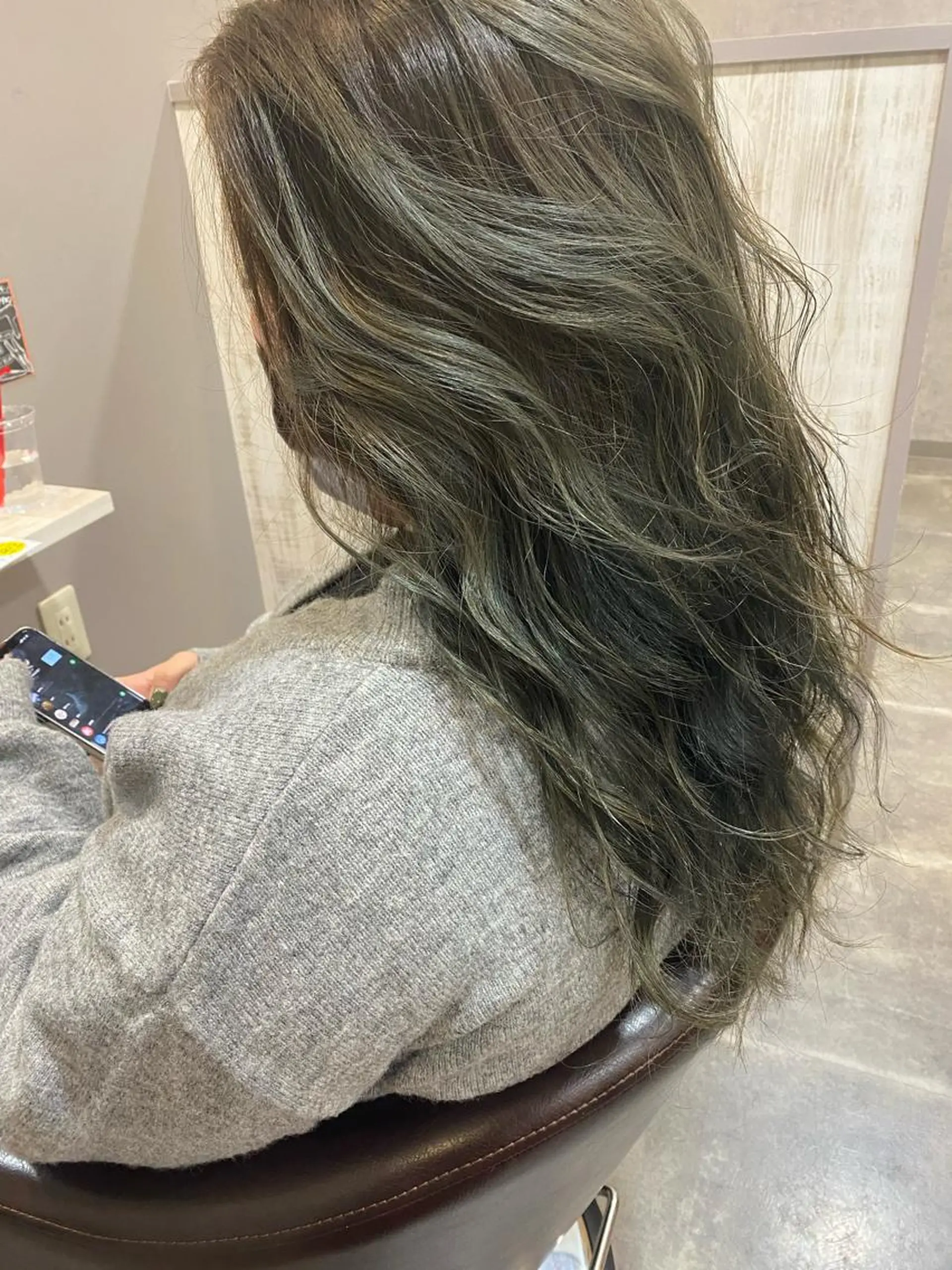 ロング カラー オリーブカラー Bonheur  KAWANISHI所属・ノンダメージ 🥑mikubanのヘアスタイル