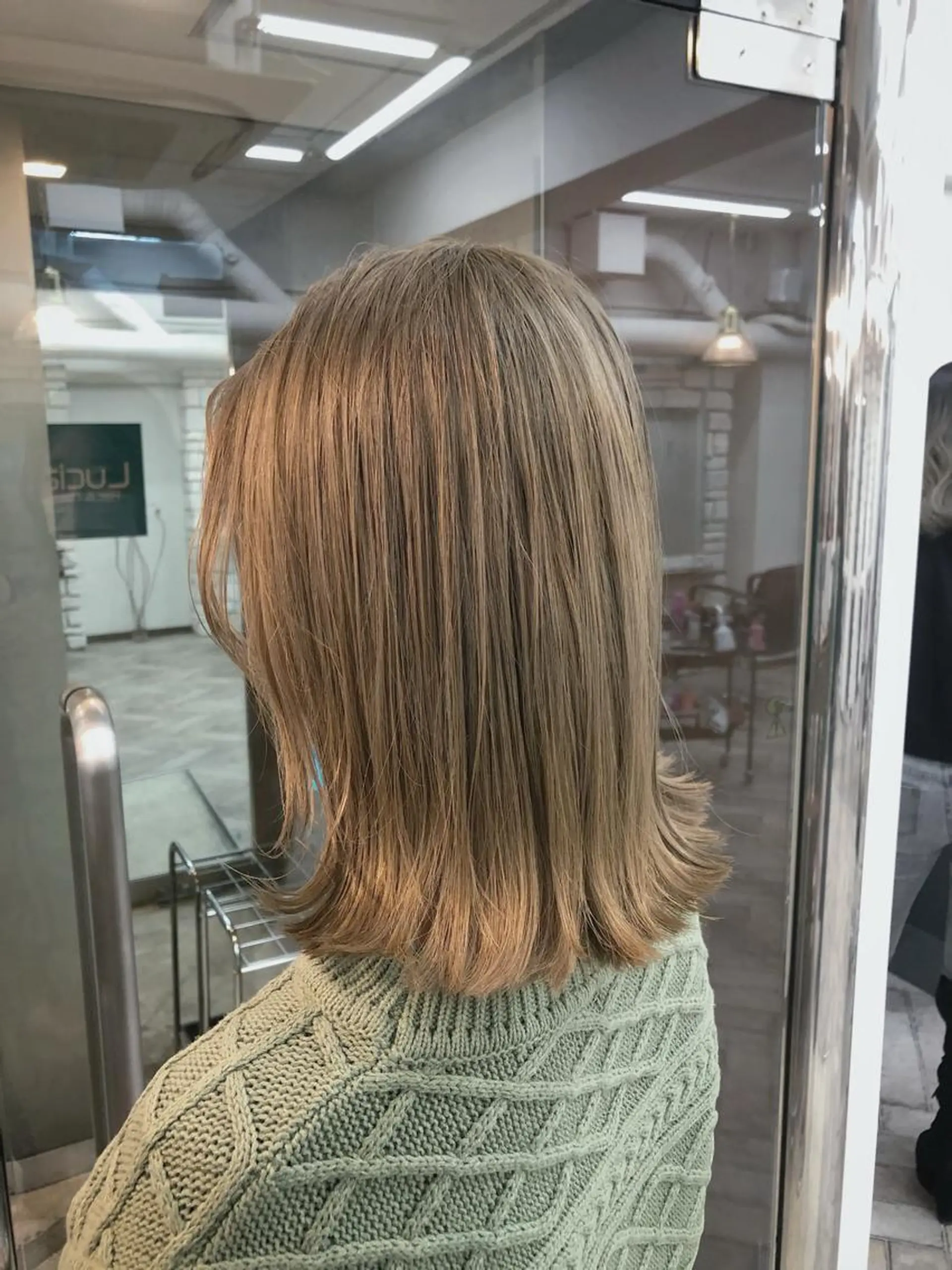 ミディアム ヘアカラー トリートメント ✨艶感/透け感✨Sherry所属・艶髪/ハイトーン Sherryのヘアスタイル