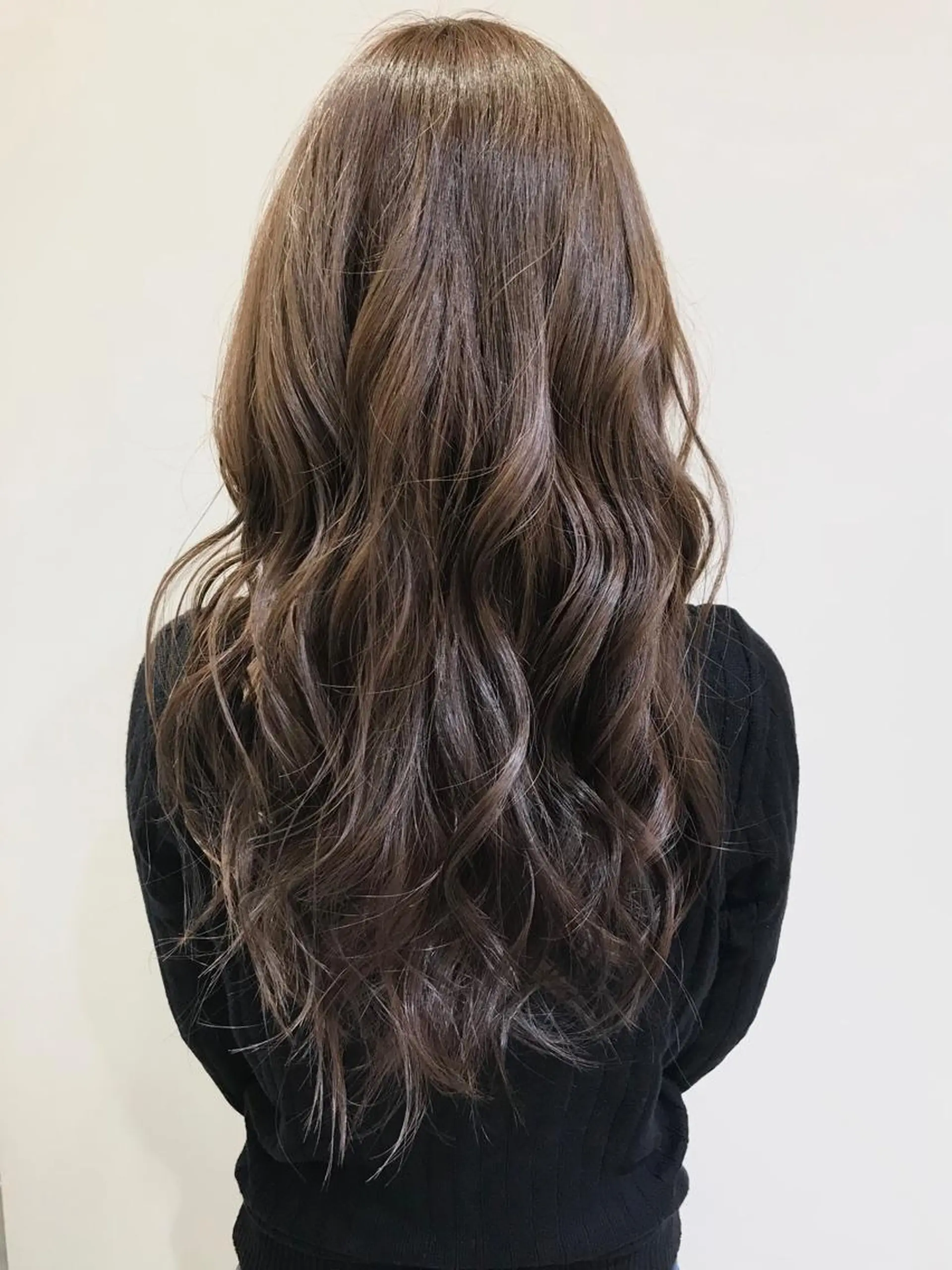 ロング カラー ベージュカラー ヌーディベージュ 清藤 綾のヘアスタイル