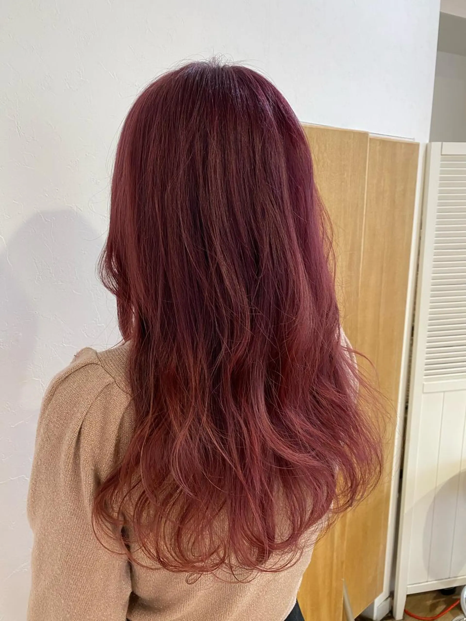 カラー ブリーチ ピンクカラー ヘアカラー 伊藤 かなのヘアスタイル