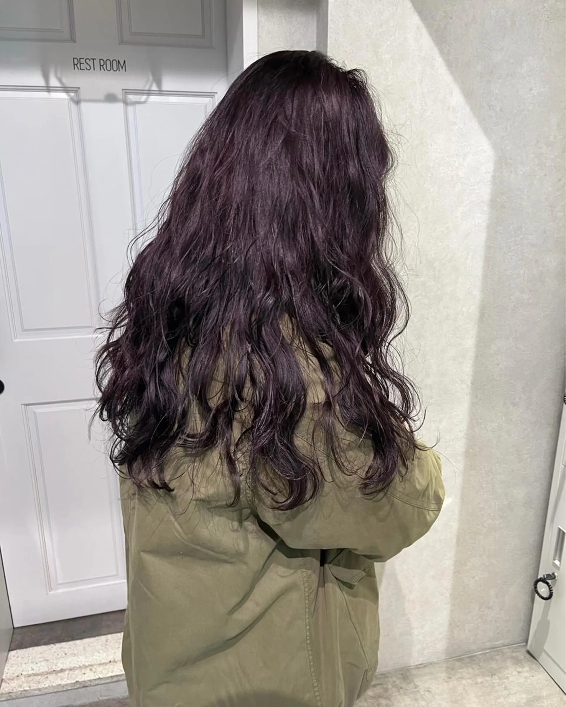 ロング カラー カシス ラベンダーカラー ヘアカラー behov所属・柔らかハイトーン 🤎Tsubasaのヘアスタイル