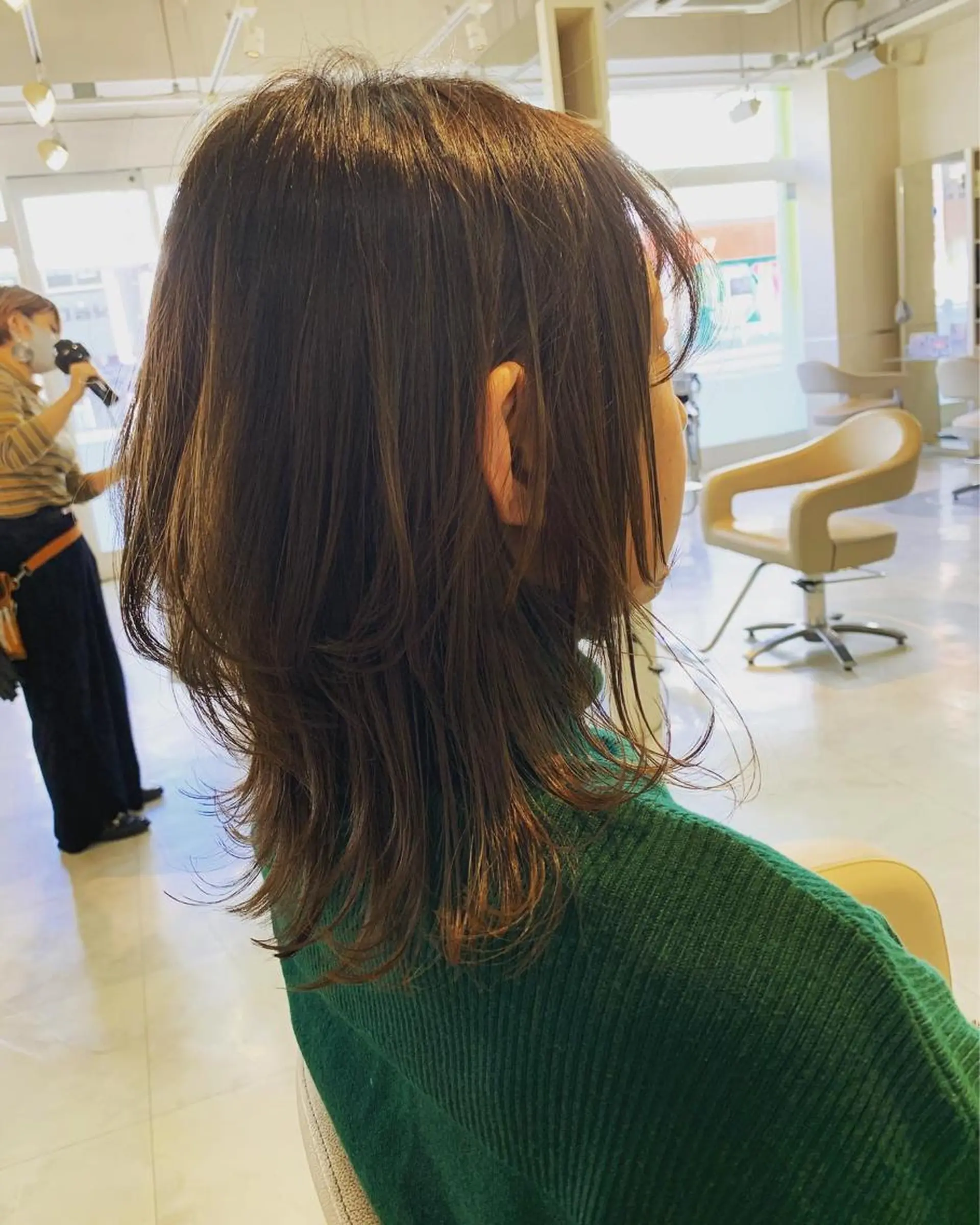 ミディアム ハイライト レイヤーカット ウルフカット カット 本田 卓也のヘアスタイル