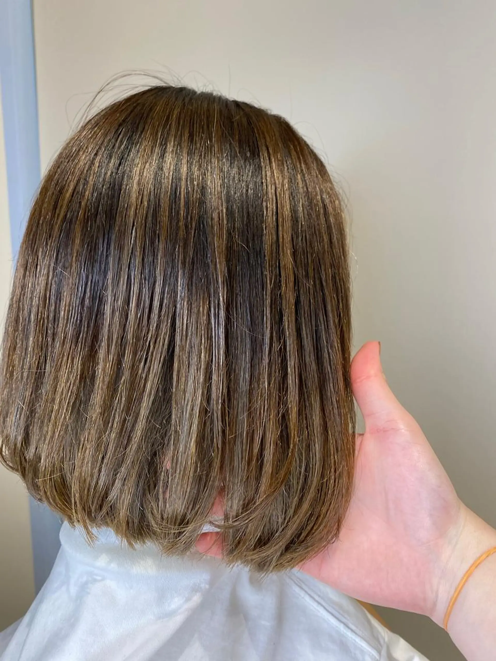 ミディアム レイヤーカット 新宿スペインカール ヨモギダのヘアスタイル