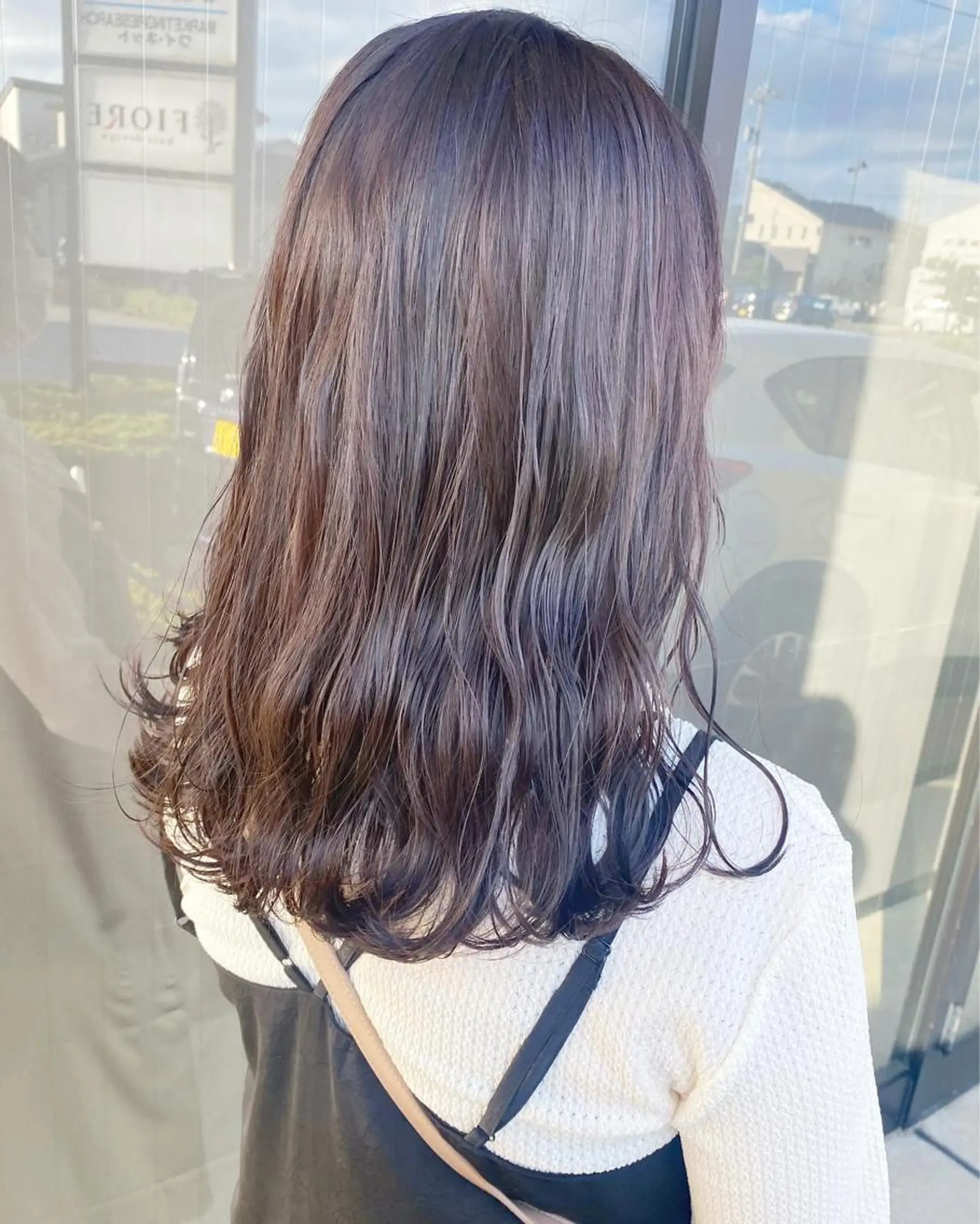 セミロング カラー 黒髪 ラベンダーカラー FIORE hair design所属・山根 奈緒のマツエク・マツパデザイン