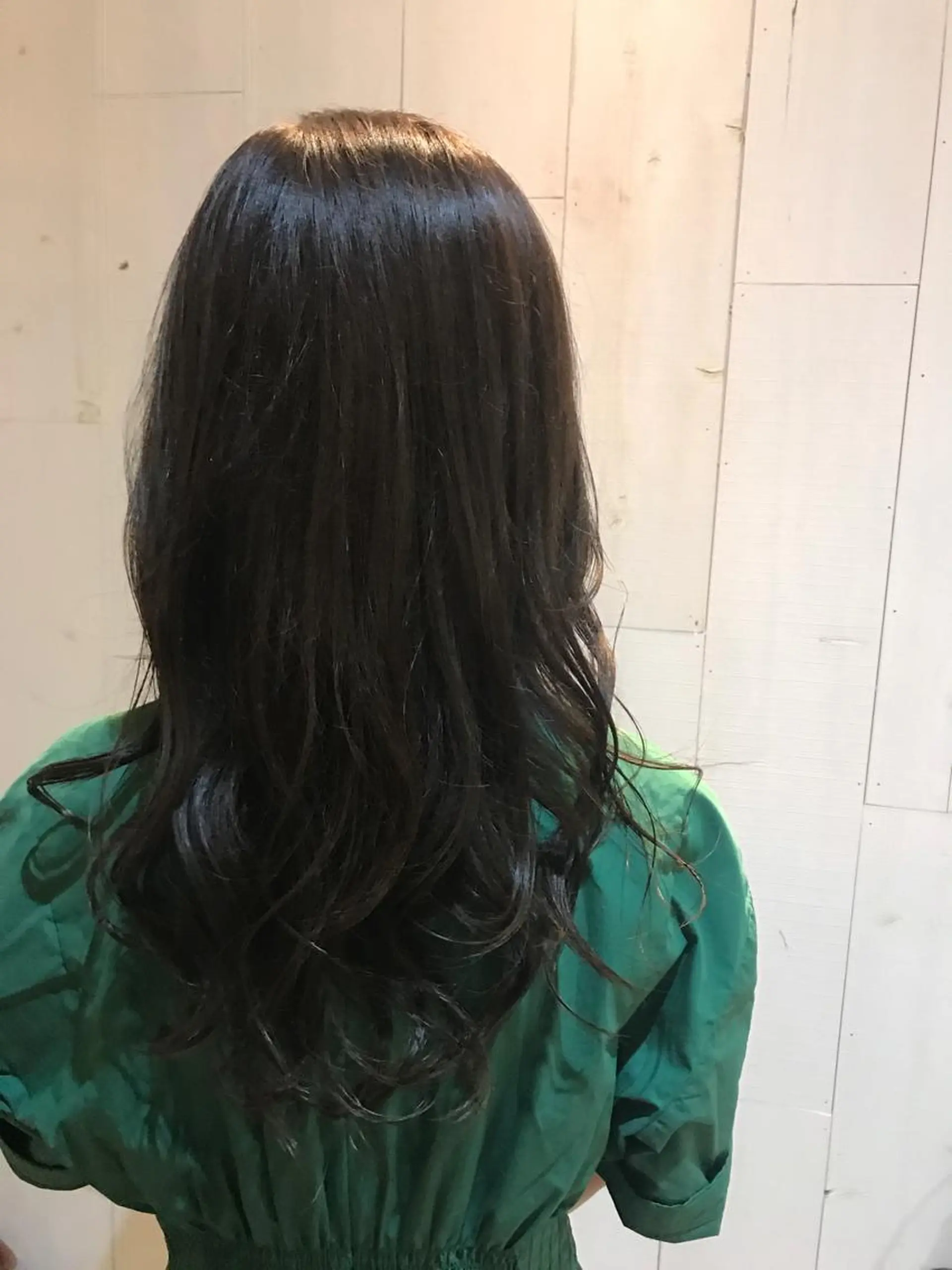 ロング カラー アッシュ アッシュグレー アッシュグレージュ グレージュ ハイライトカラー ヘアカラー トリートメント ルーヴル所属・長尾 桃佳のヘアスタイル