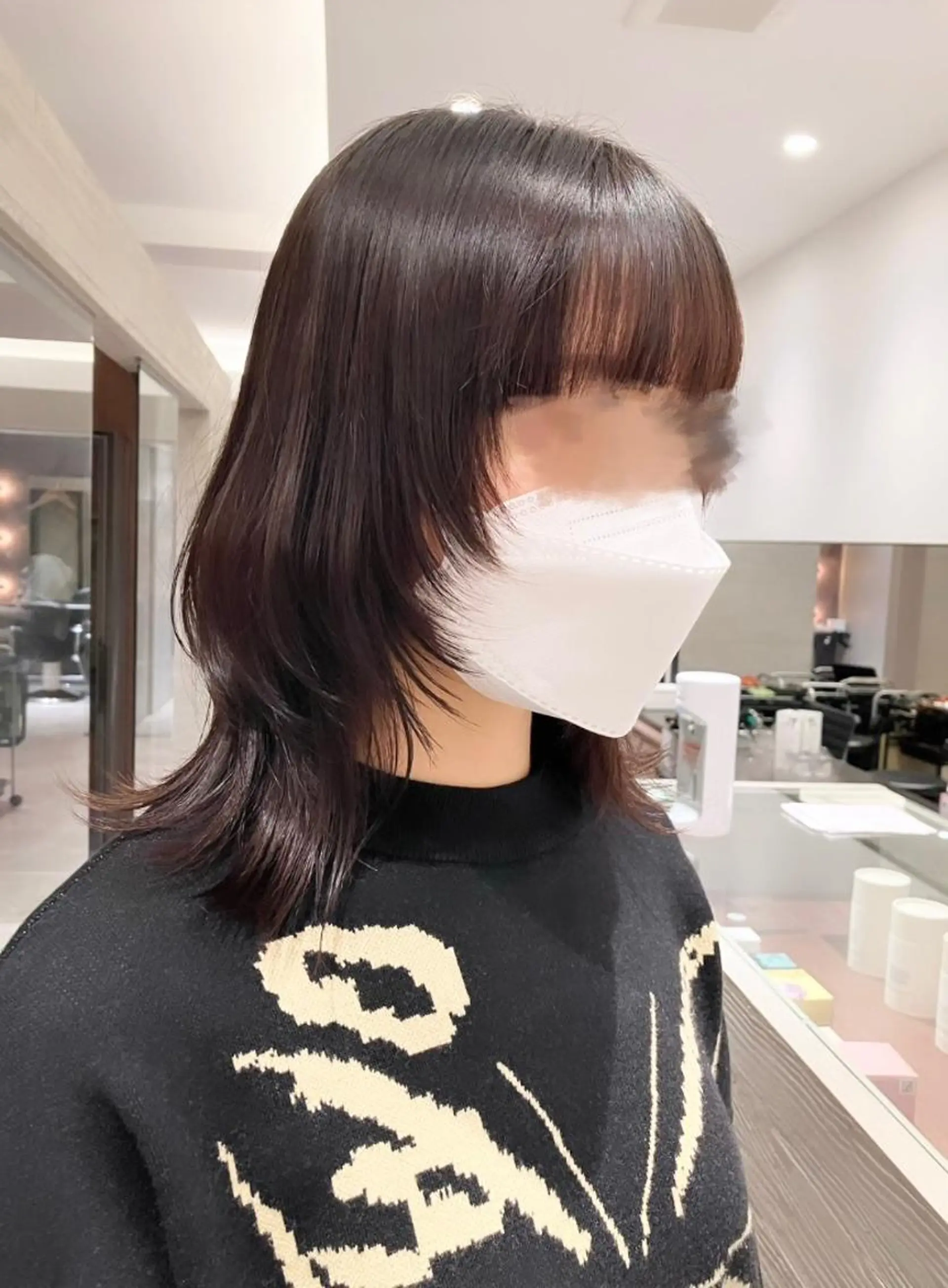 ミディアム シャギー 小顔カット サキ🤍ハイトーン 🩰くびれ巻きヘアのヘアスタイル