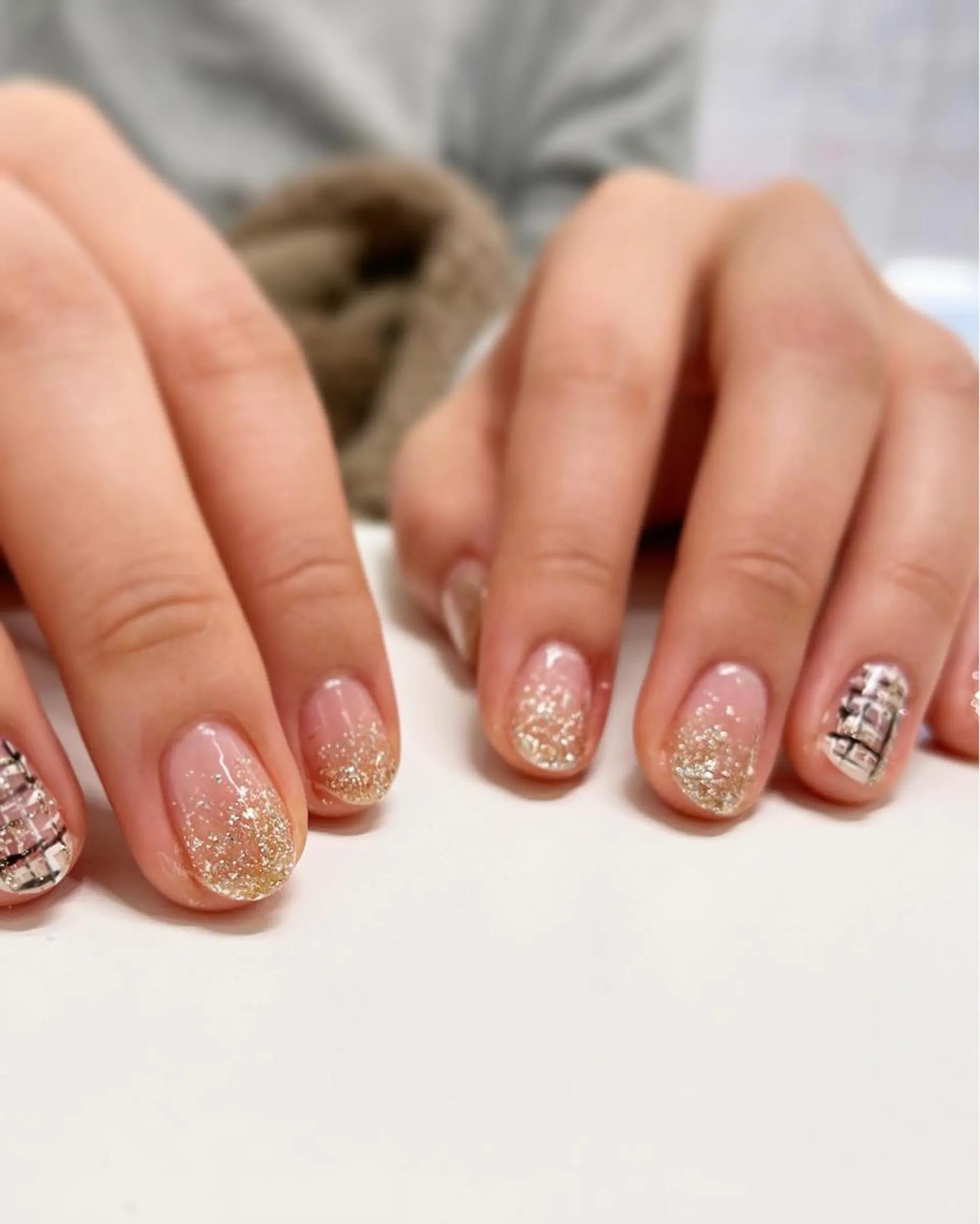 ショート ネイル グラデーション ラメ(グリッター) ラメグラデーション ツイードネイル RIONnail(リオンネイル)所属・RIONnail Yurikaのネイルデザイン