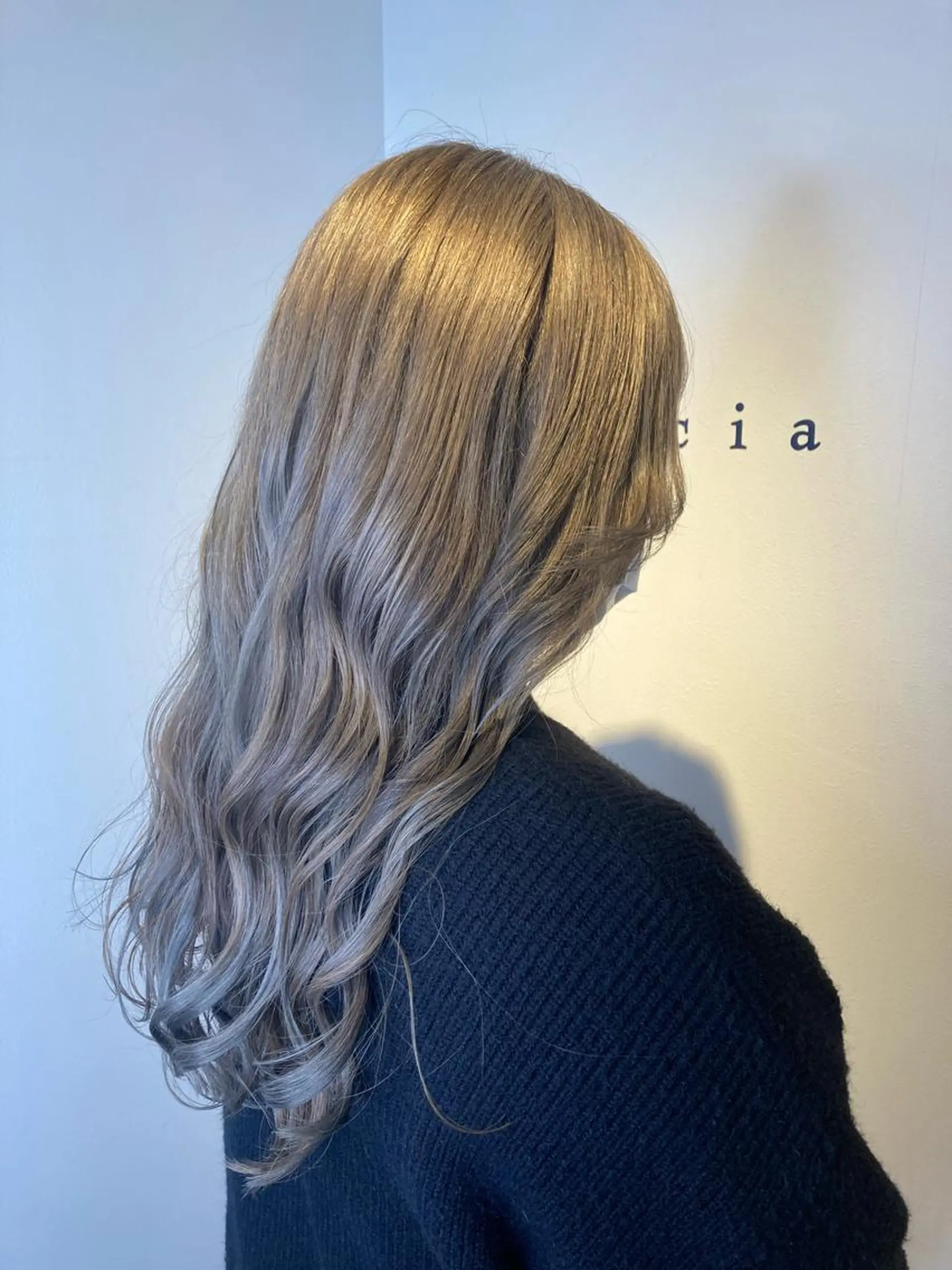 セミロング カラー ブリーチ ブリーチカラー AYANEのヘアスタイル