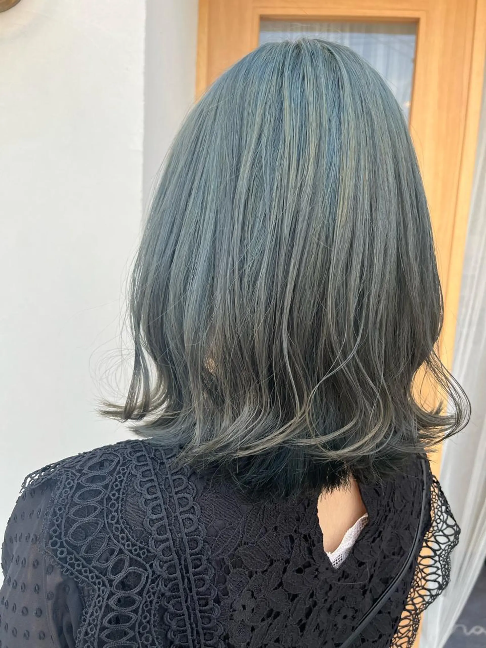 ミディアム カット ヘアカラー ホラオク カナエのヘアスタイル