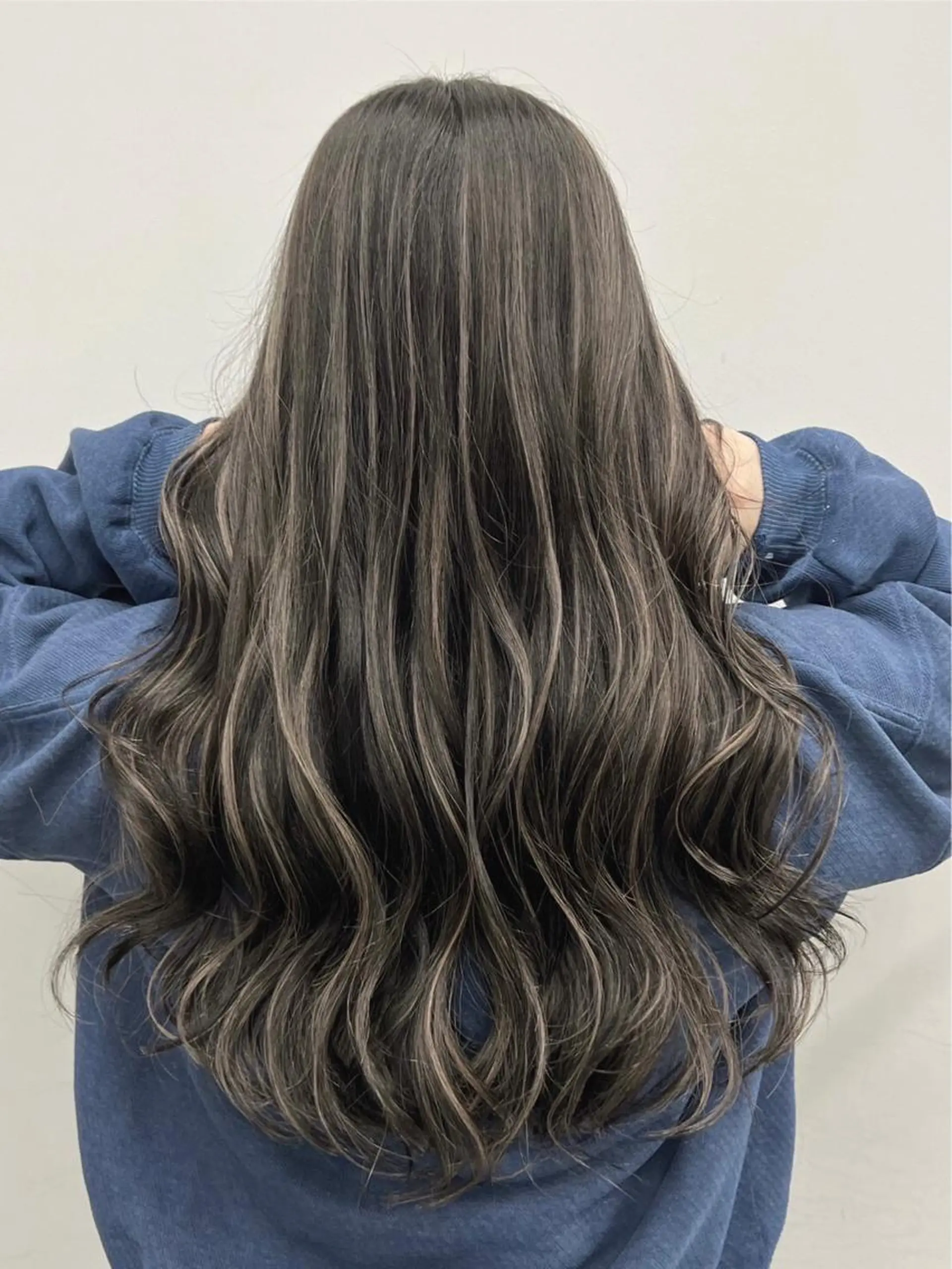 ロング カラー ハイライトカラー ハイライト ヘアカラー トリートメント 【公式】amble luxe池袋東口♻️のヘアスタイル