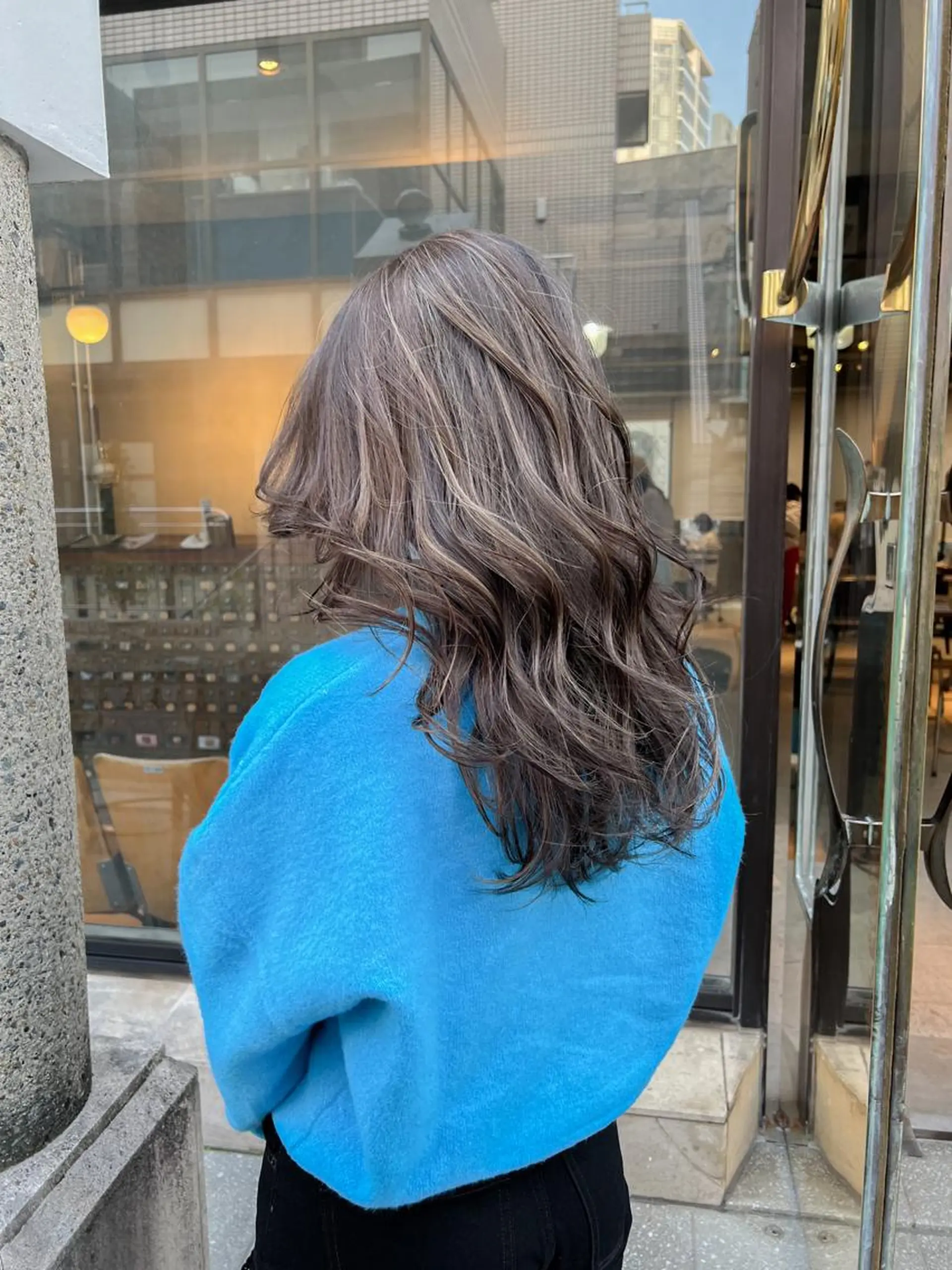 セミロング カラー カット ヘアカラー トリートメント 海外デザイン🇺🇸 石渡諒太のヘアスタイル