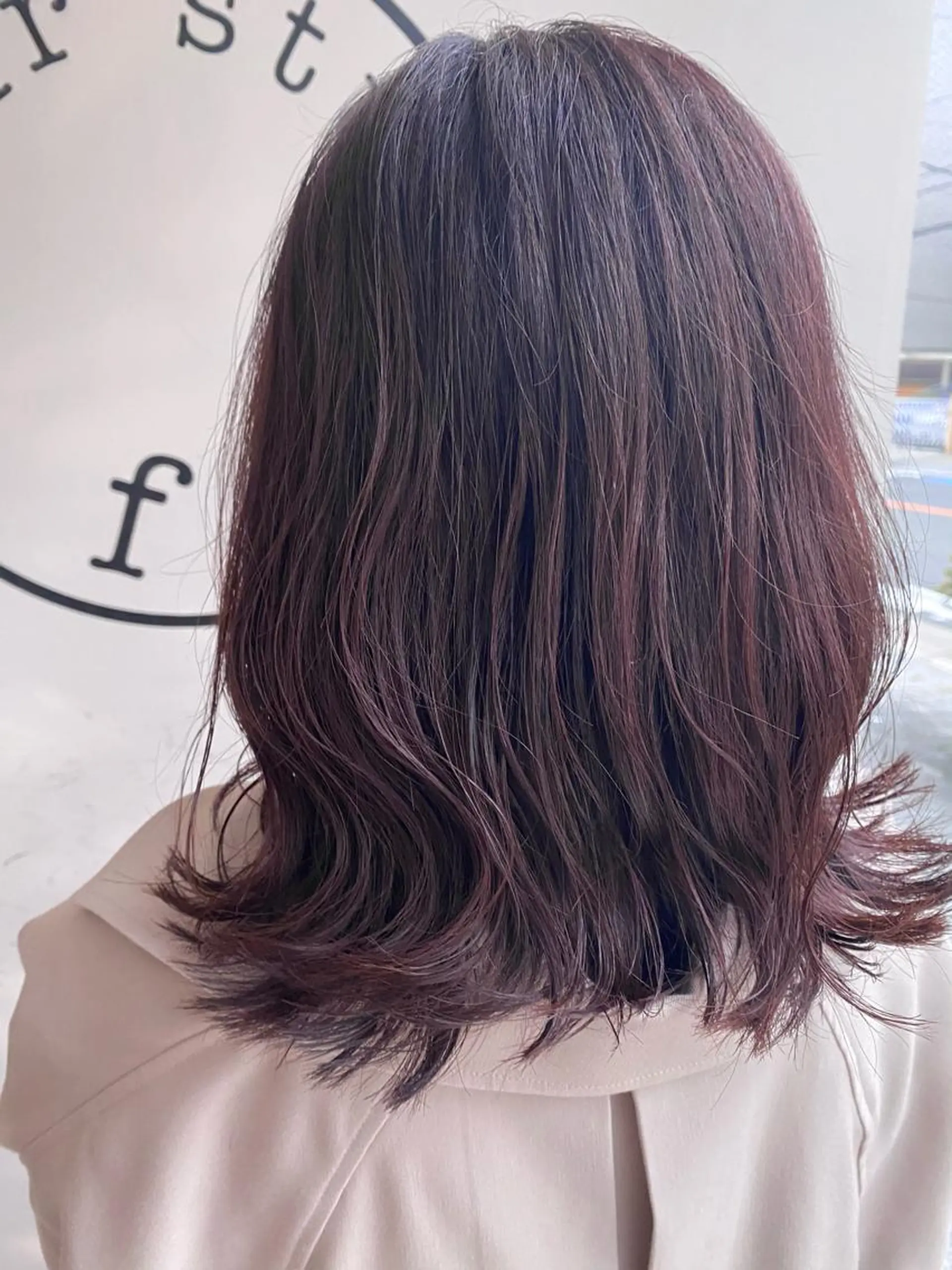 ミディアム ピンクブラウン 川越 輝梨奈のヘアスタイル