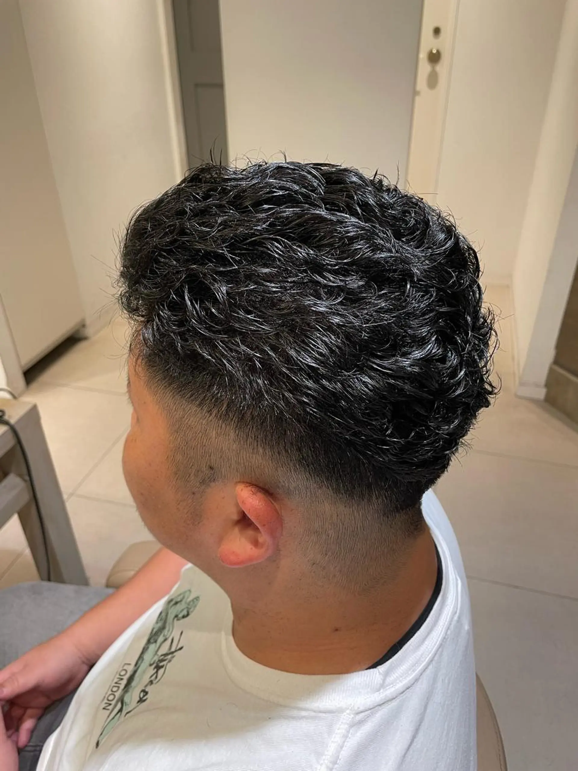 パーマ カット パーマ 鈴木大翔 当日予約大歓迎のヘアスタイル