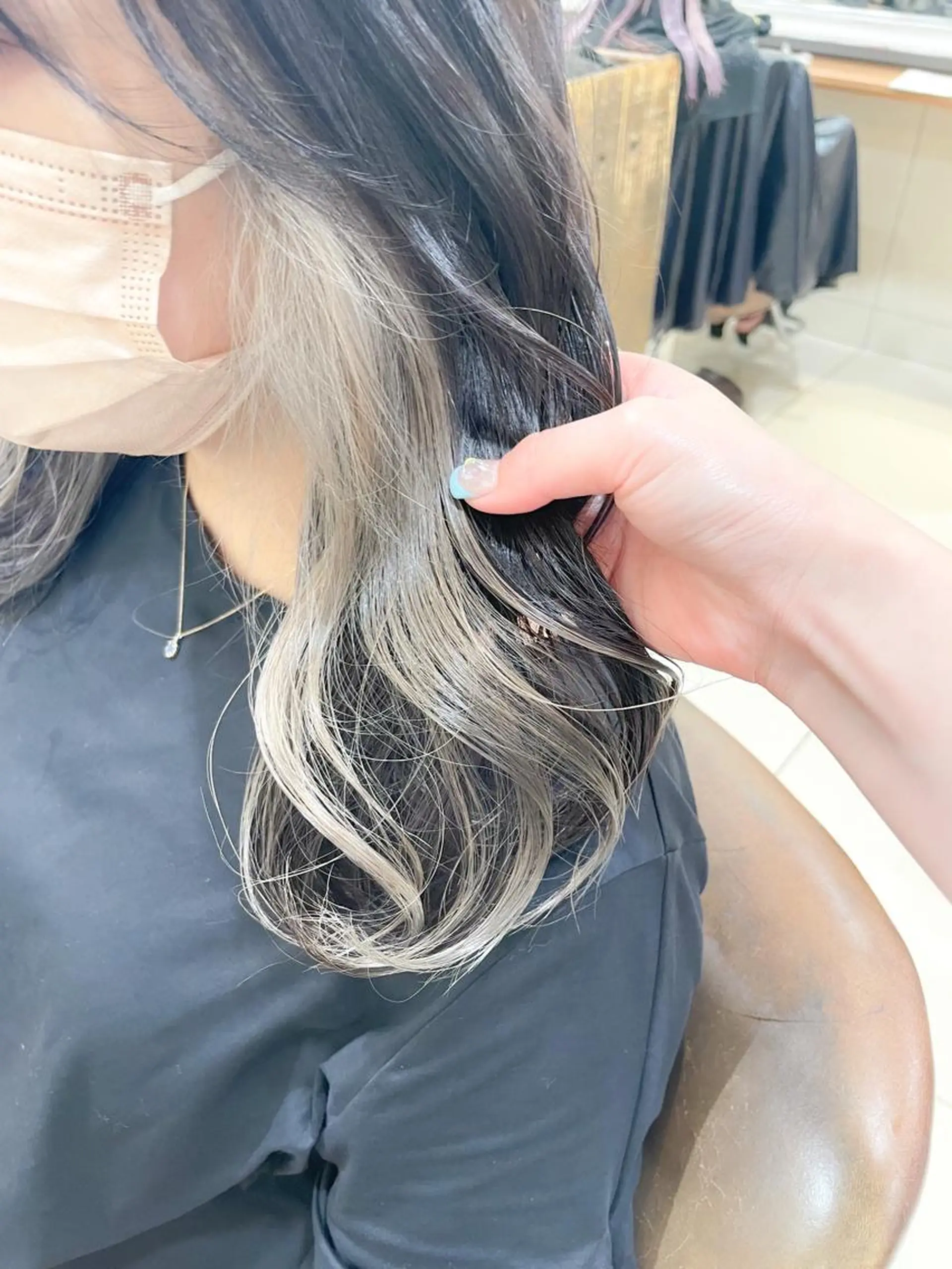 ミディアム カラー インナーカラー シルバー ホワイトシルバー カット ヘアカラー トリートメント ✨カラー支持No.1 🧸ワキ カナコ🧸のヘアスタイル