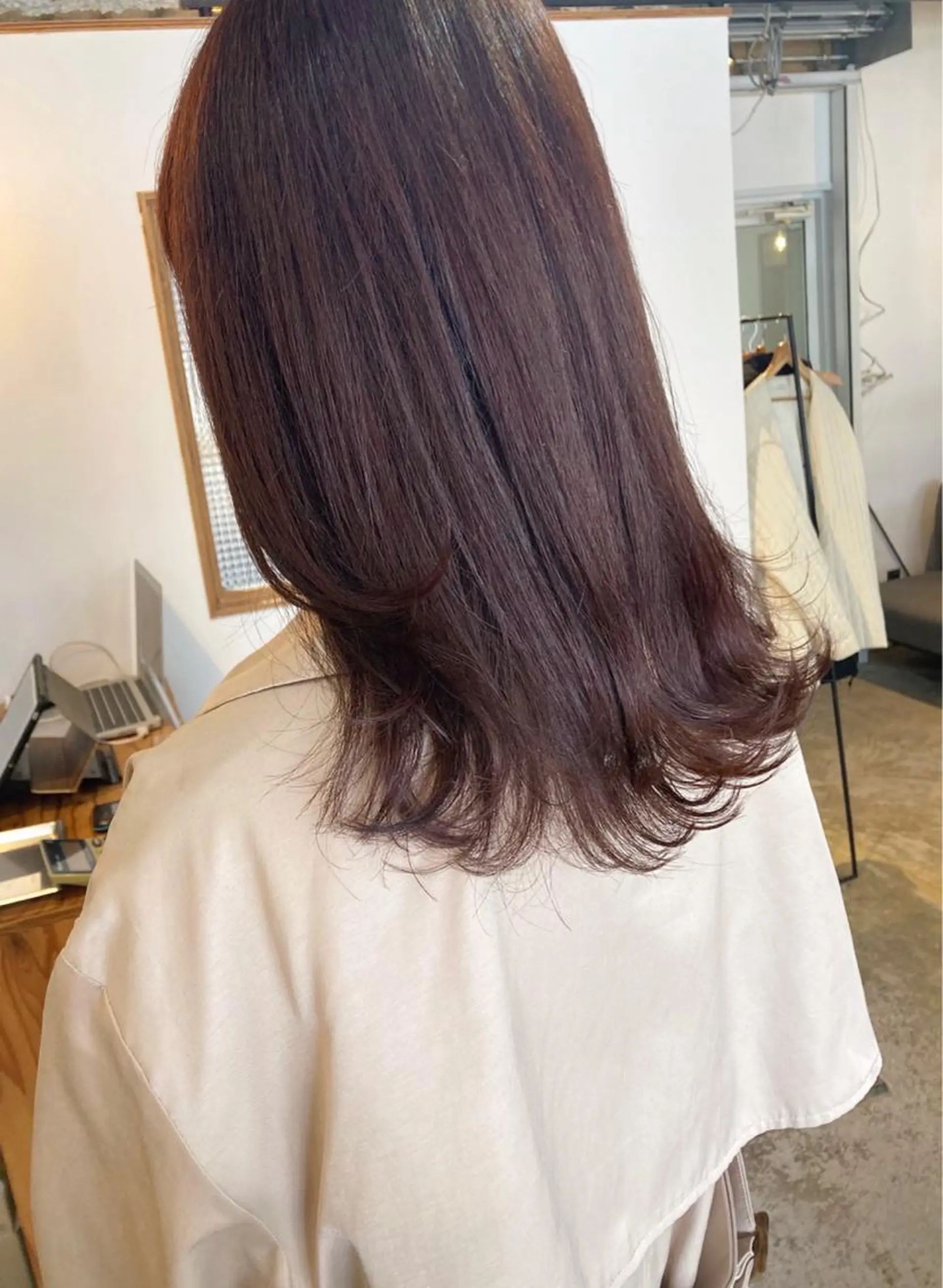 ミディアム ピンクブラウン roka ノゾミのヘアスタイル