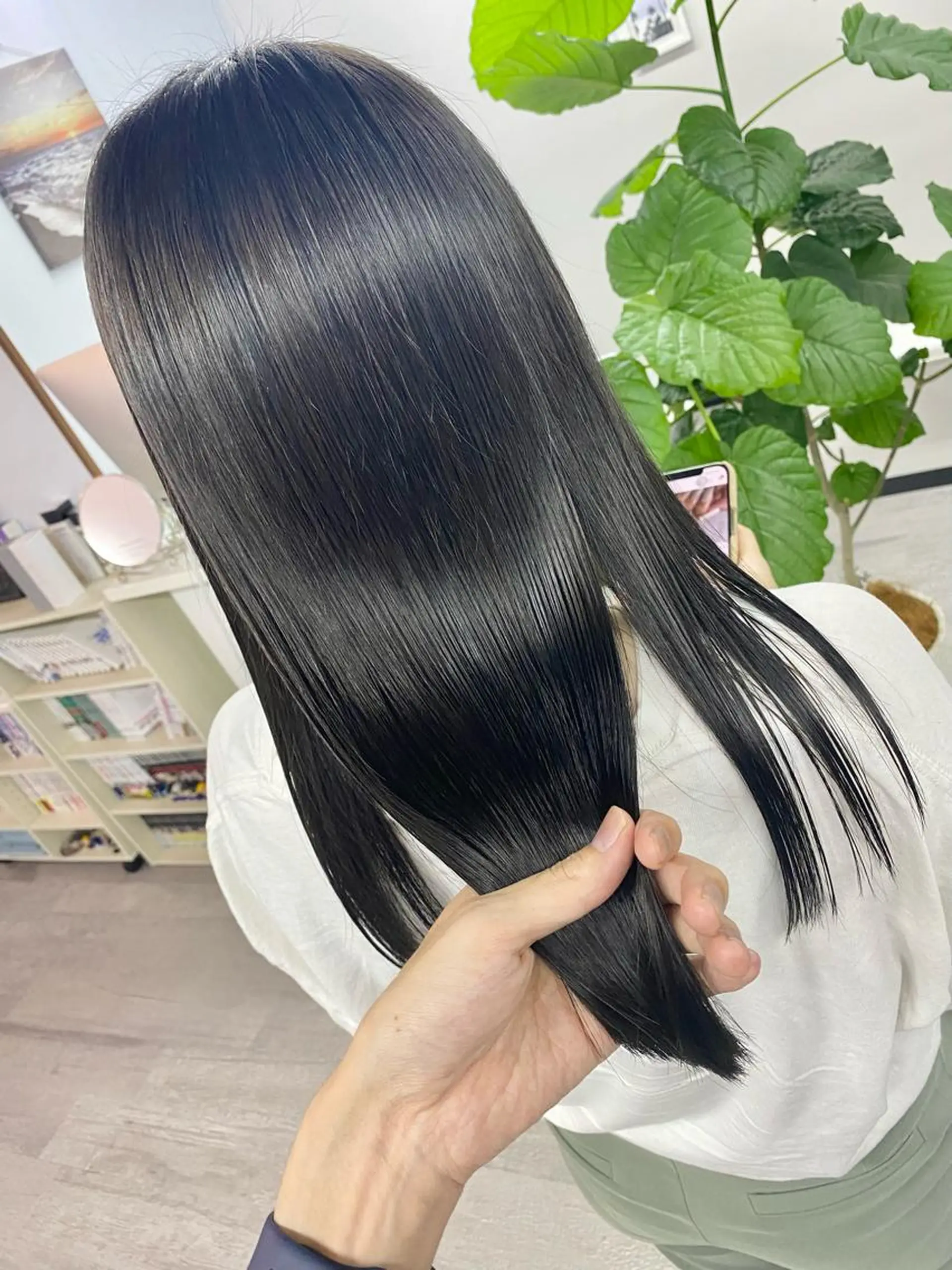 セミロング カラー カット ヘアカラー トリートメント 名畑 裕貴のヘアスタイル