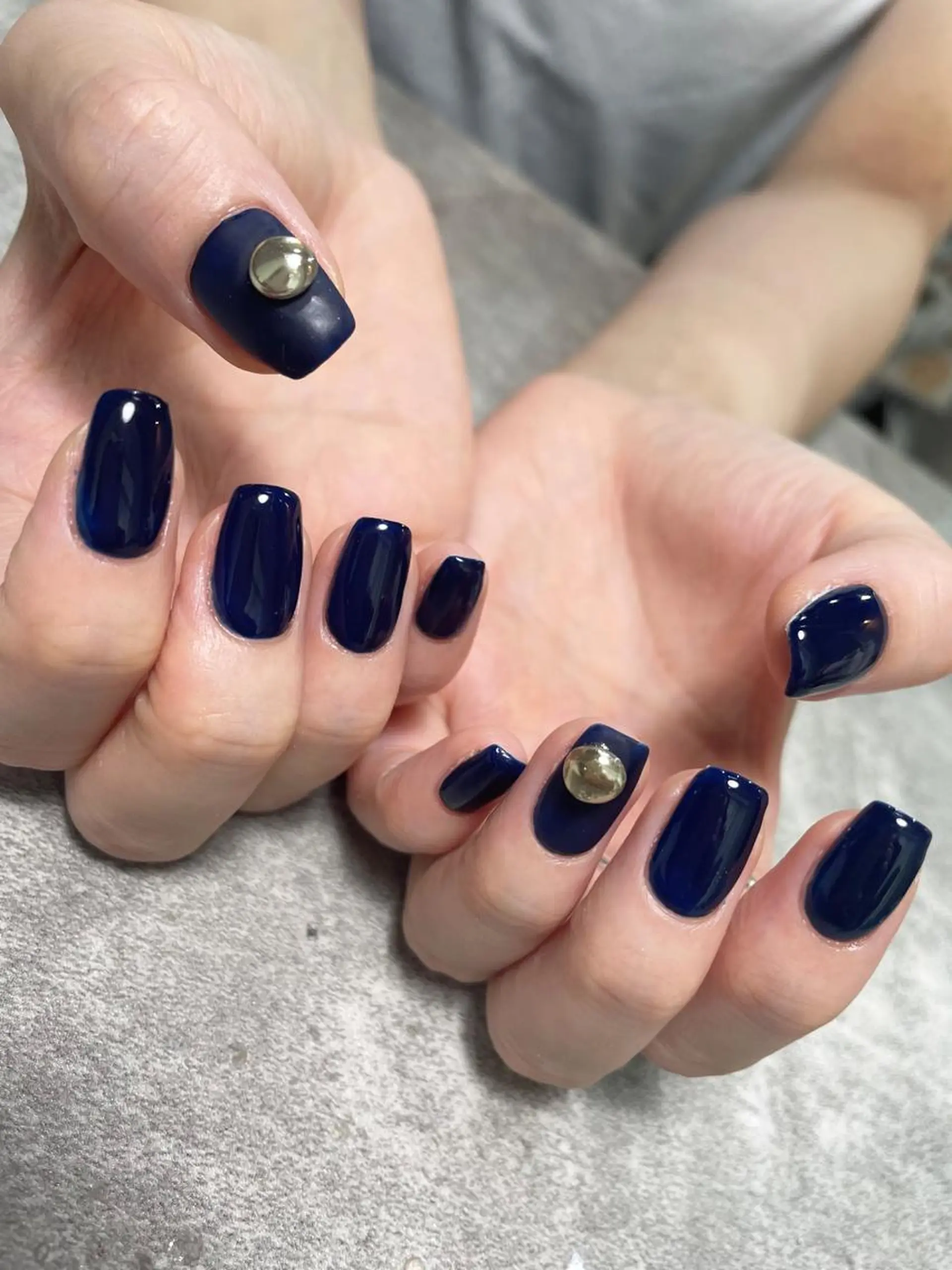 ネイル マットネイル ネイビー ワンカラーネイル ぷっくりネイル シルバー ハンドネイル ma riのネイルデザイン