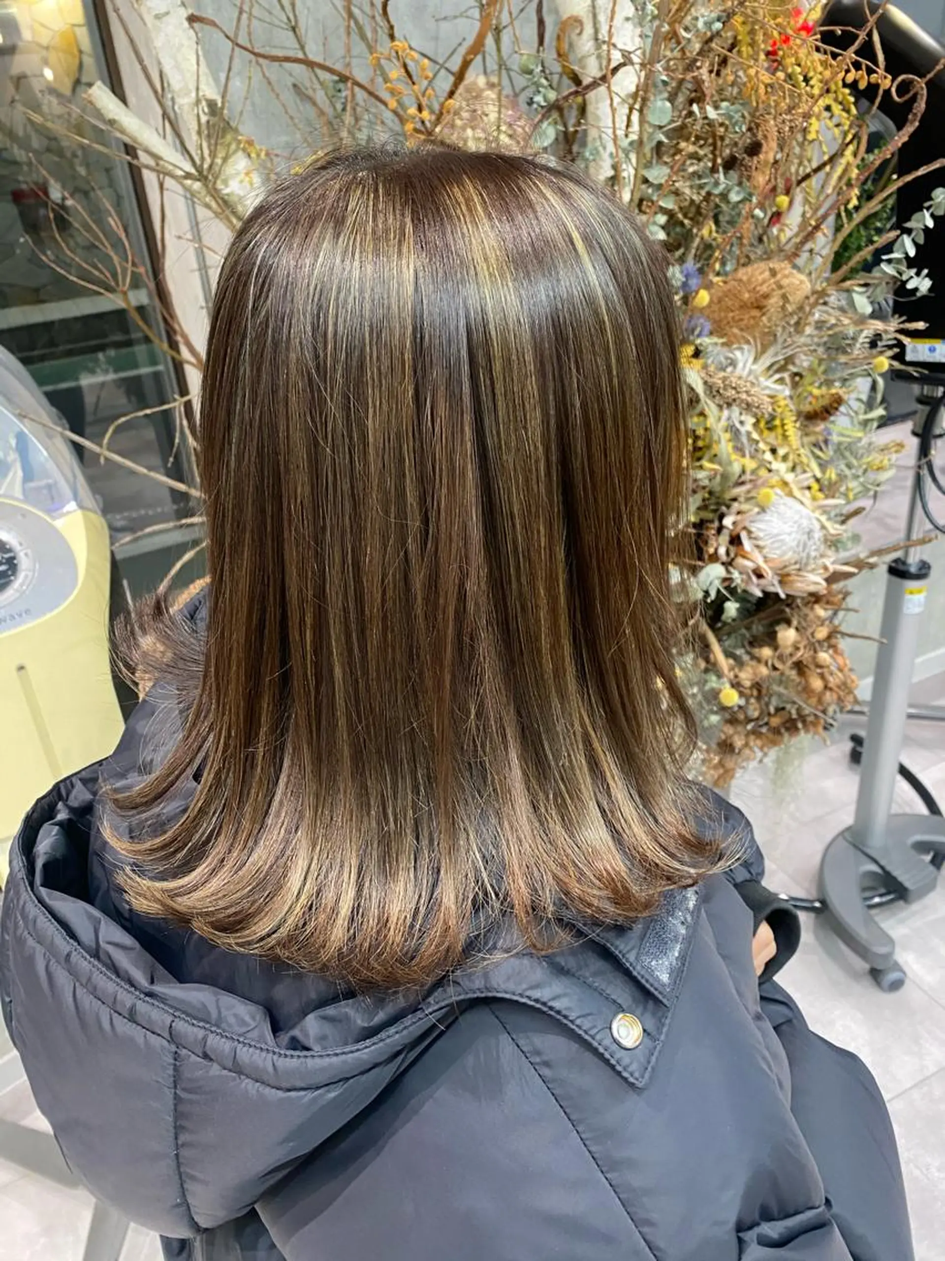 ミディアム カット ヘアカラー トリートメント 韓国風デザイン 💐MIZUKI💐のヘアスタイル