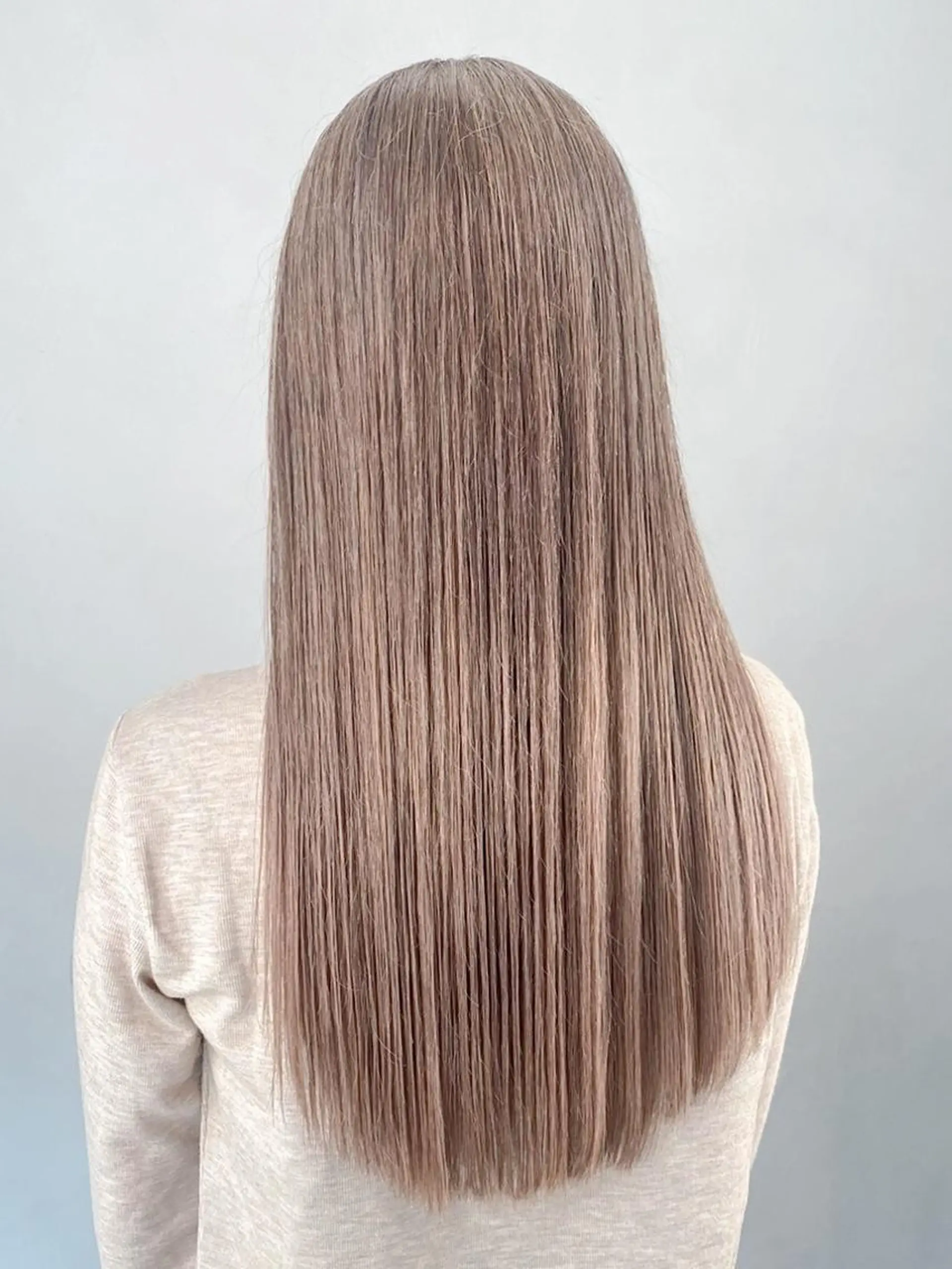 セミロング カラー ベージュカラー ミルクティーベージュ カット ヘアカラー トリートメント ITby ALBUM 北千住店のヘアスタイル