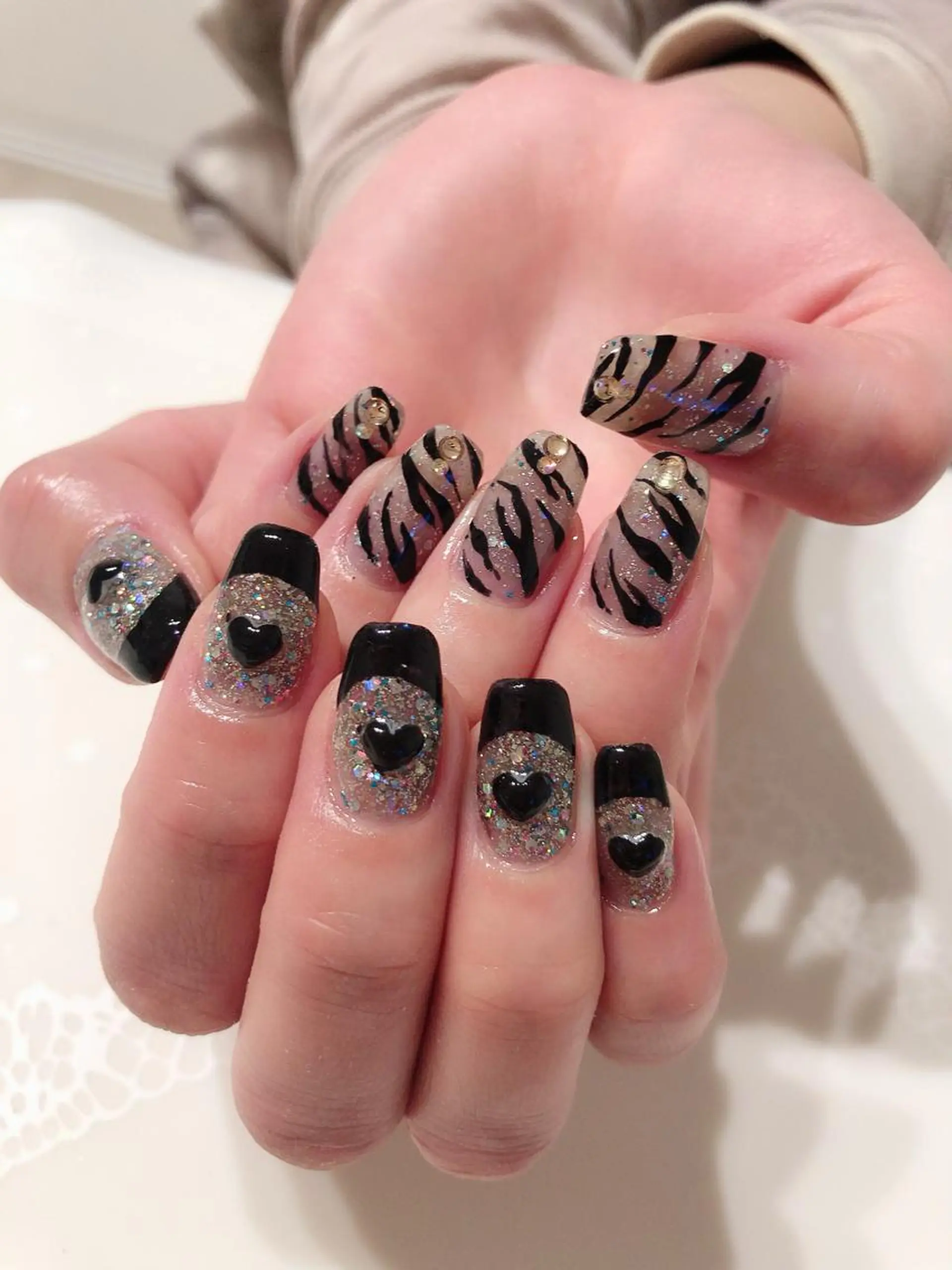 ネイル アニマル柄 フレンチネイル キラキラネイル ハンドネイル * haruのネイルデザイン