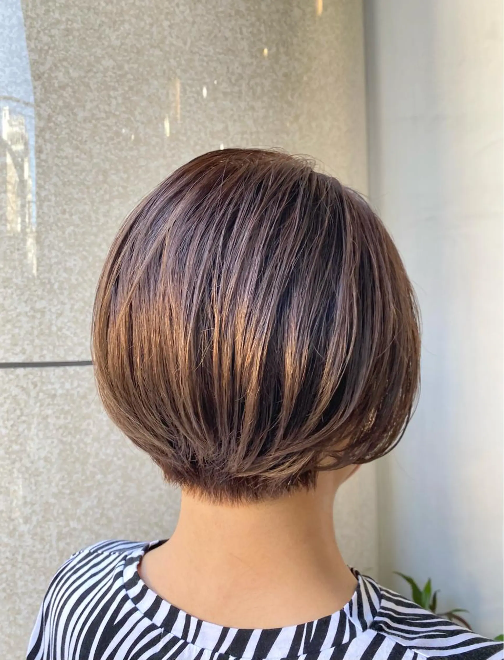 ショート カラー グレージュ ミルクティーグレージュ 髪質改善 ショートヘア トリートメント 統括マネージャー/ 髪のドクター/前原悟のヘアスタイル