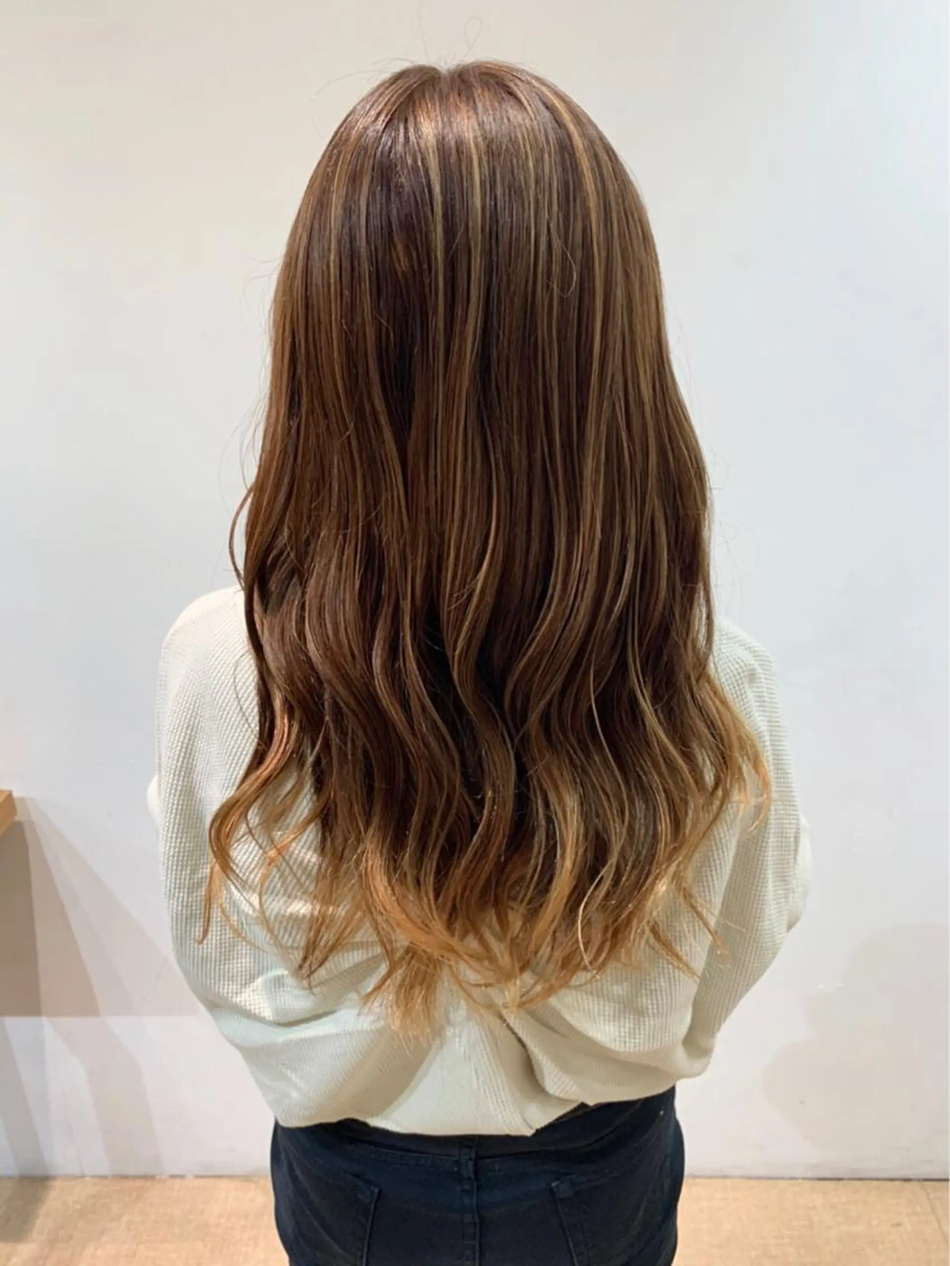 ロング カラー 細沼 葵のヘアスタイル