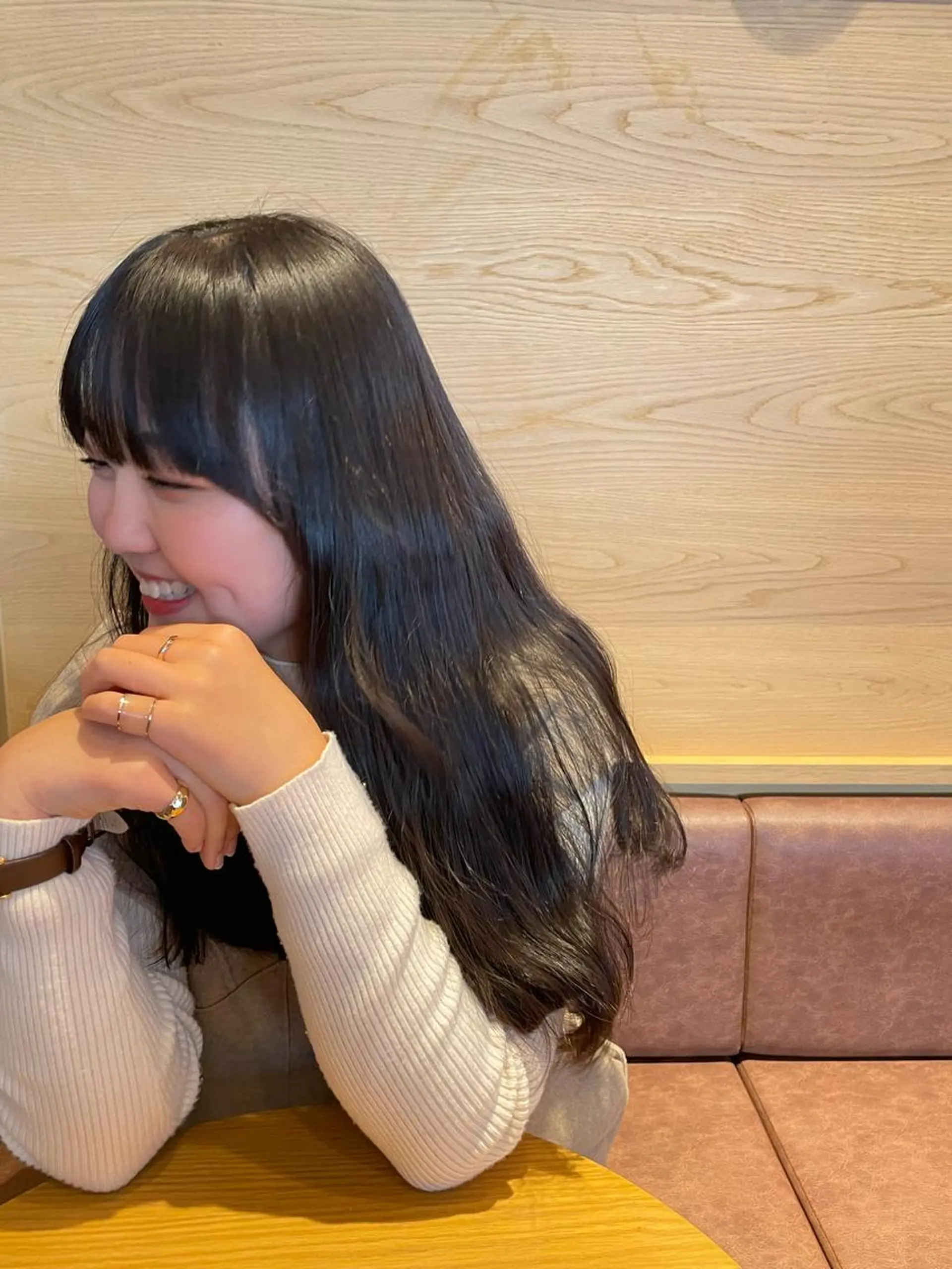 セミロング 山本 眞白のヘアスタイル