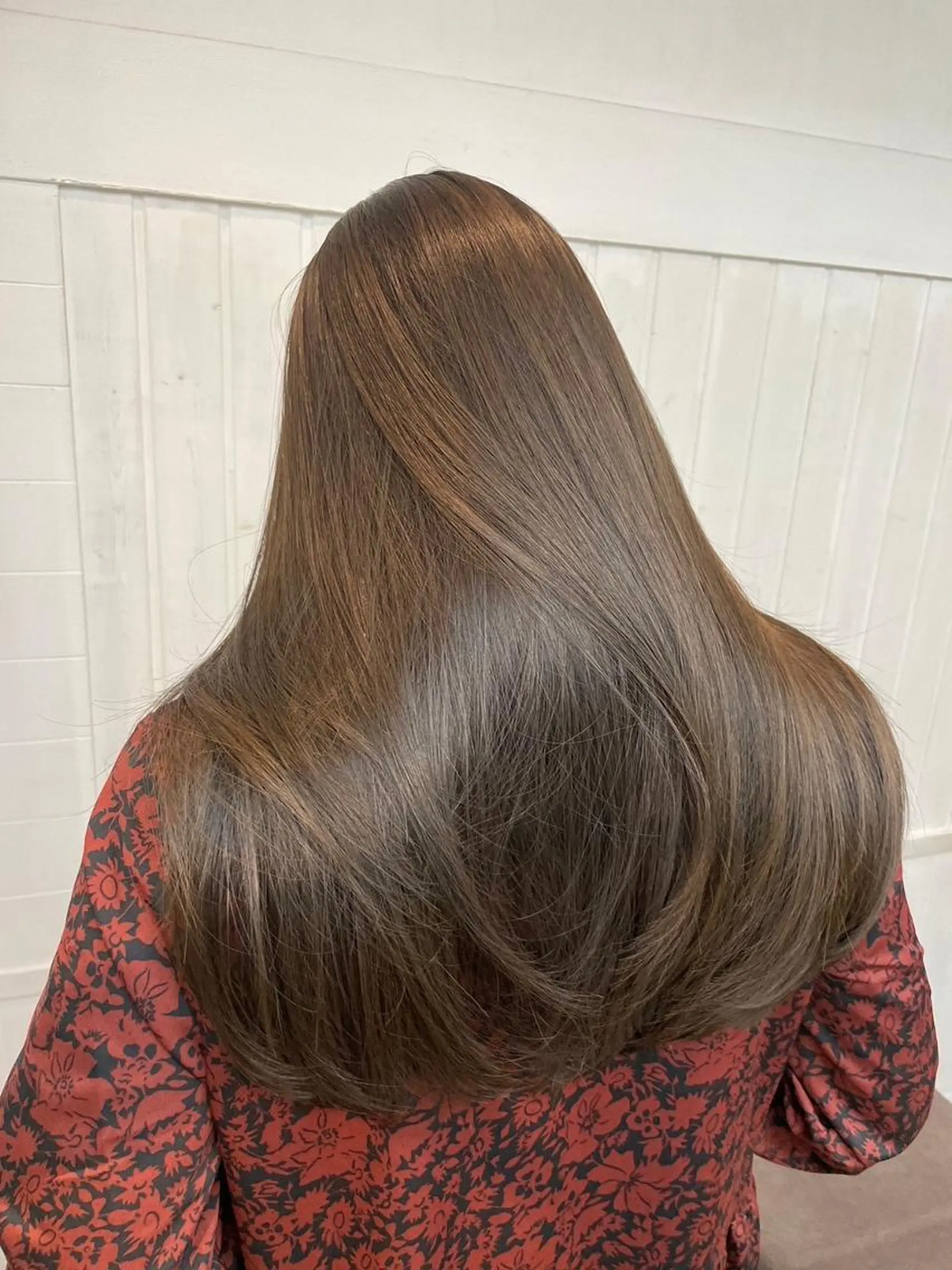 セミロング カラー パーマ ヘアアレンジ アディクシーカラー アッシュ バレイヤージュ ベージュカラー ブリーチ newi grande 横浜店のヘアスタイル