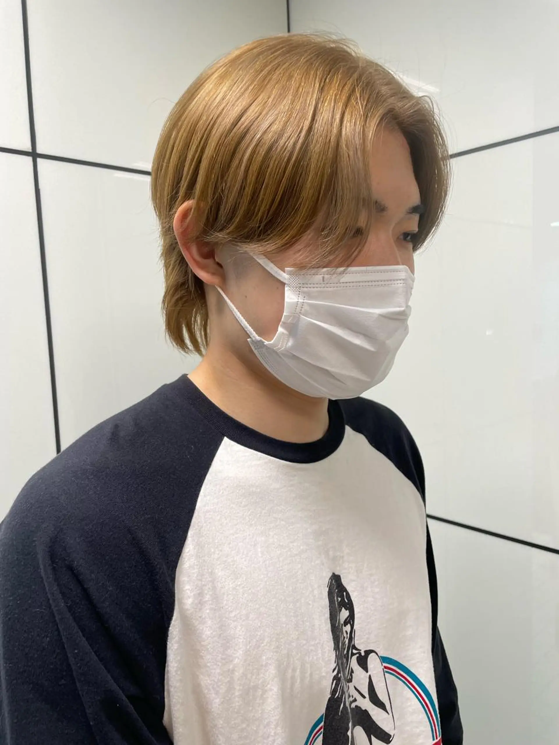 カラー メンズ メンズハイトーン メンズパーマ 学生（メンズ向け） ハイトーンカラー 学生 メンズ/ブリーチなし サクラ🌸のヘアスタイル