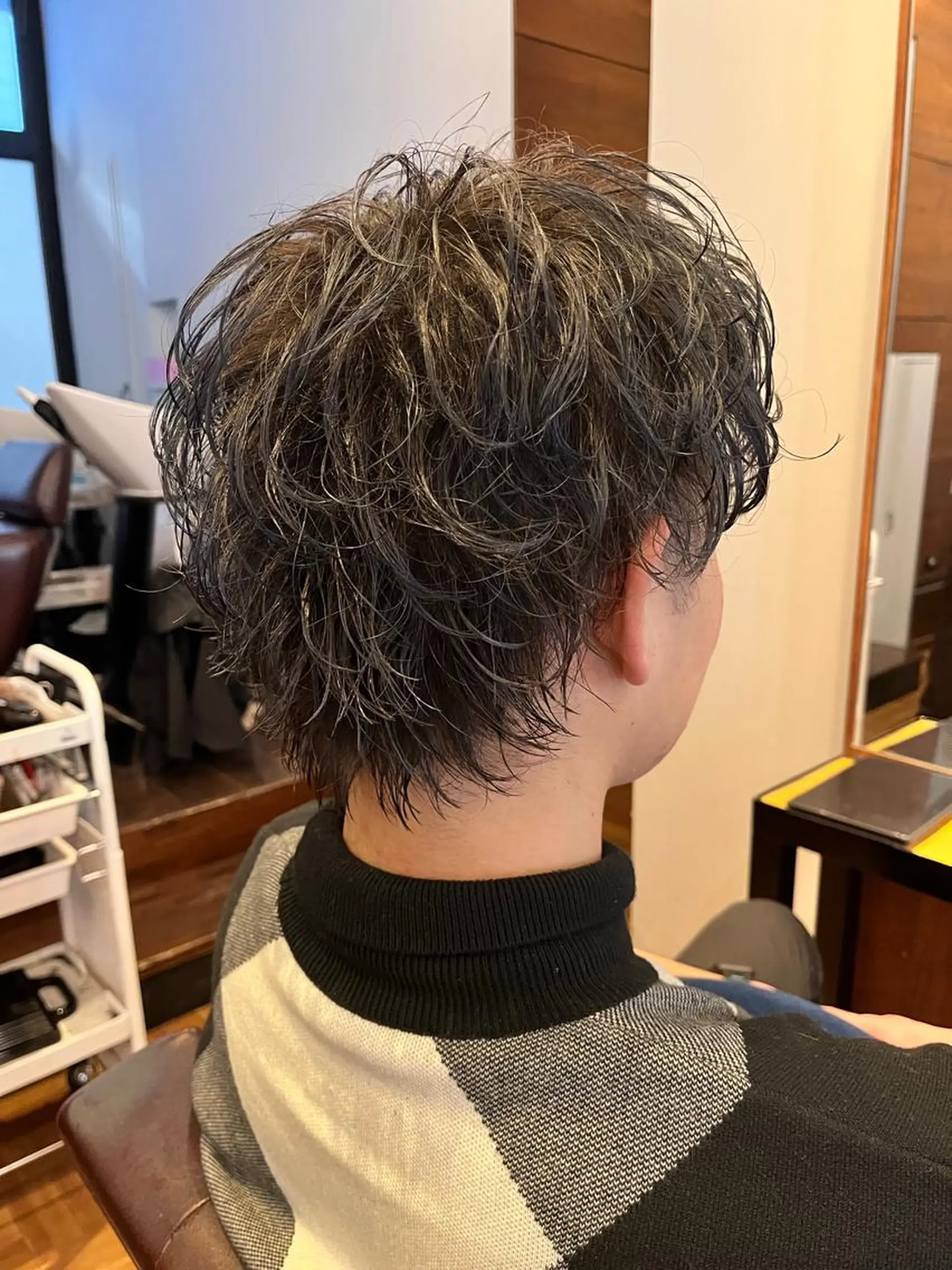 ショート カラー パーマ ヘアアレンジ メンズ キッズ メンズブリーチ ビジネス センターパート フェードカット メンズハイライト カット パーマ say.所属・ブリーチカラー🔥 パーマ【佐々木凌平】のヘアスタイル
