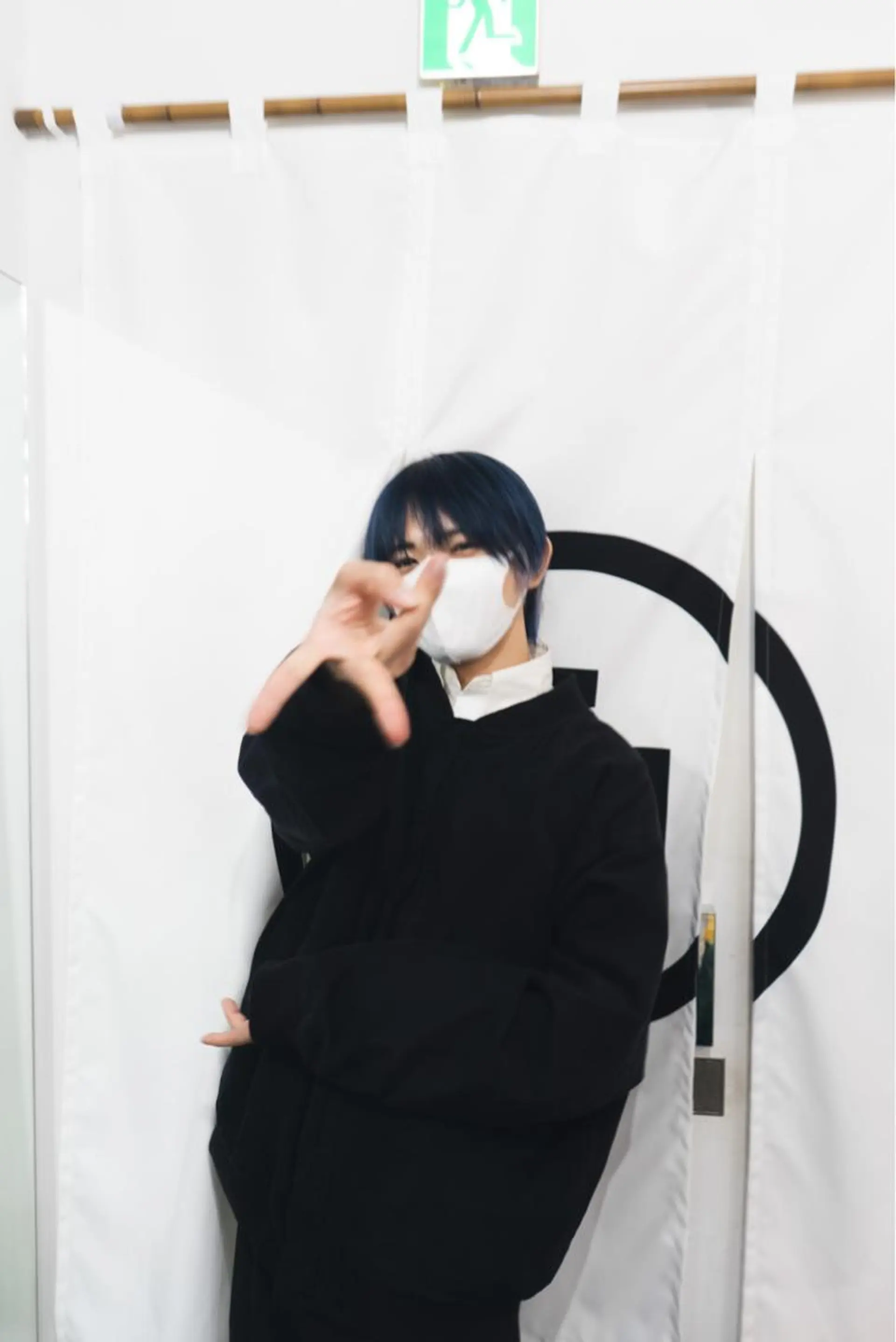 ショート カラー ブルーカラー シースルーバング カット ササキ ヨシヒトのヘアスタイル