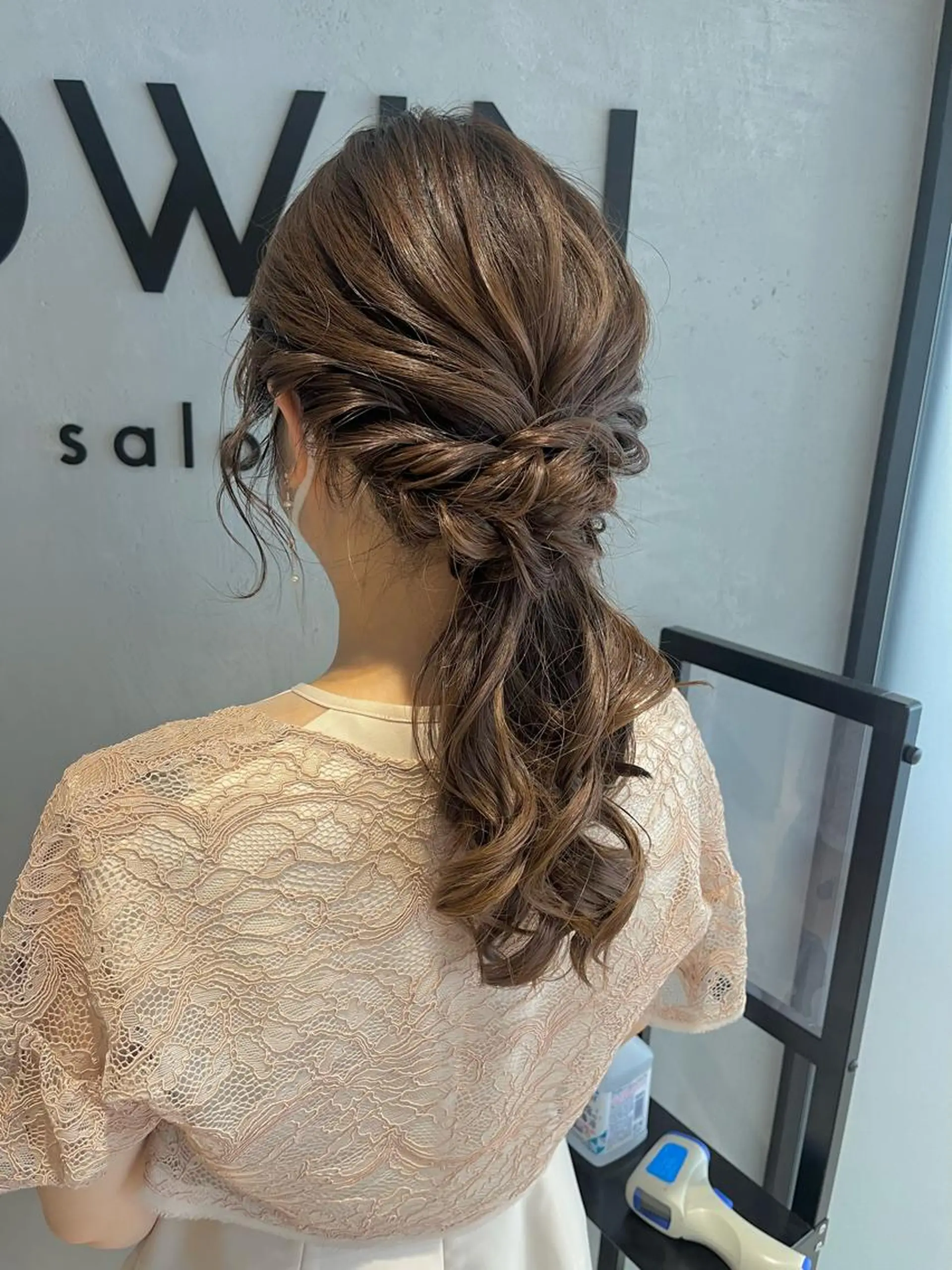 ロング カラー パーマ ヘアアレンジ ポニーテール ロング ヘアセット 隠れ家サロンso you所属・yukimi .のヘアスタイル