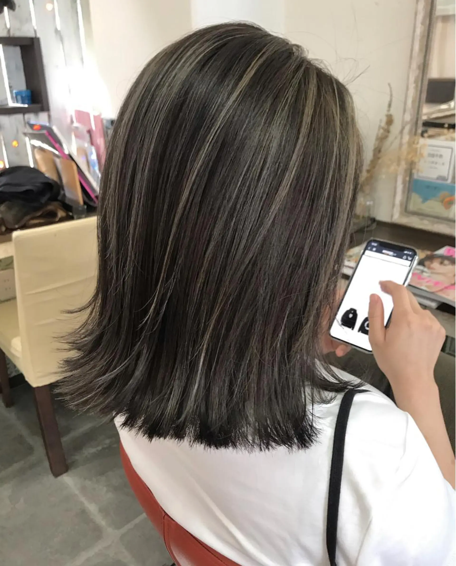 ミディアム カラー ヘアカラー ハイライト、レイヤー カット/西梅田/中西のヘアスタイル