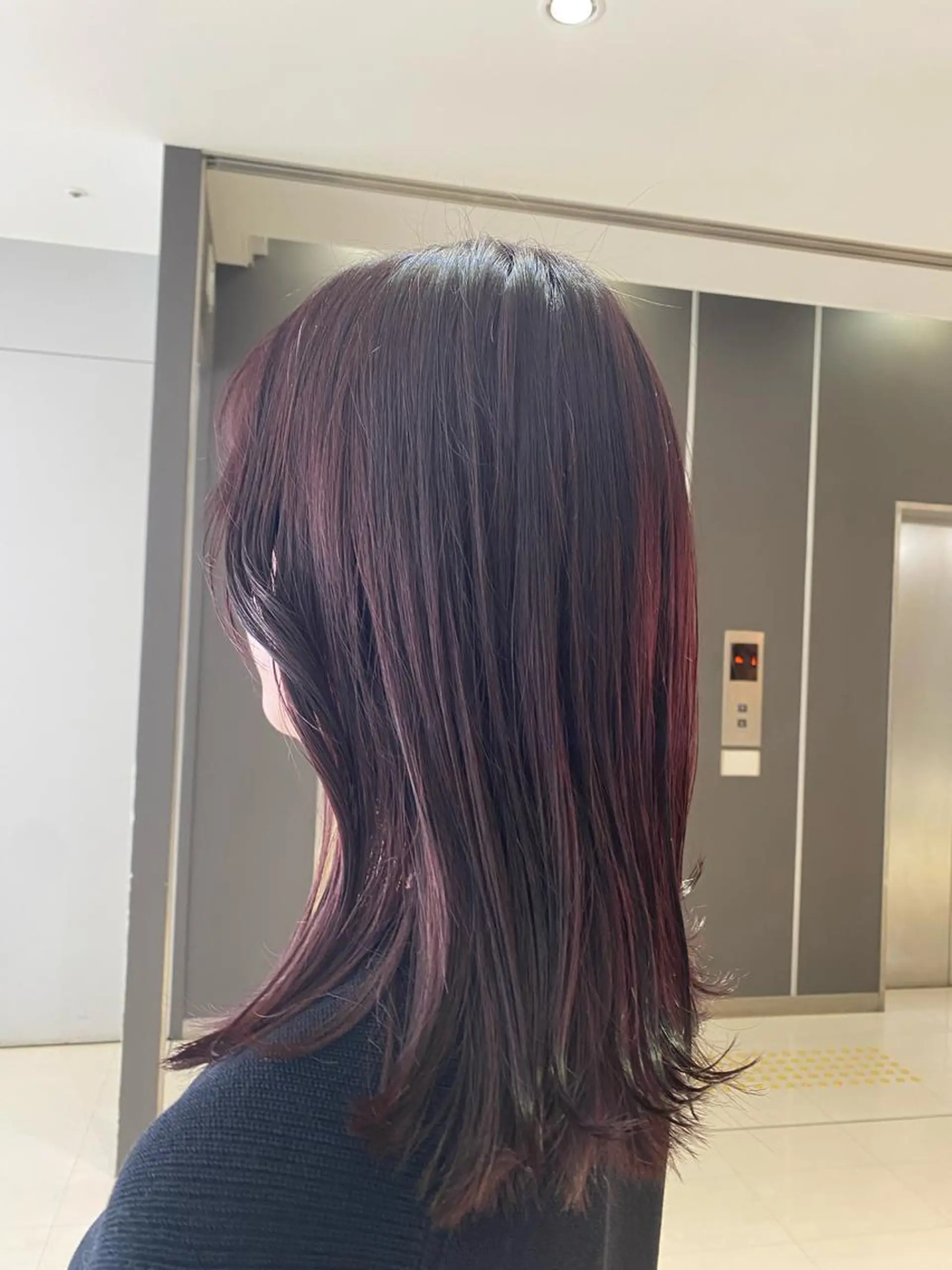 セミロング カラー カット ヘアカラー トリートメント 大人かわいい×艶髪 🤍塩川のヘアスタイル