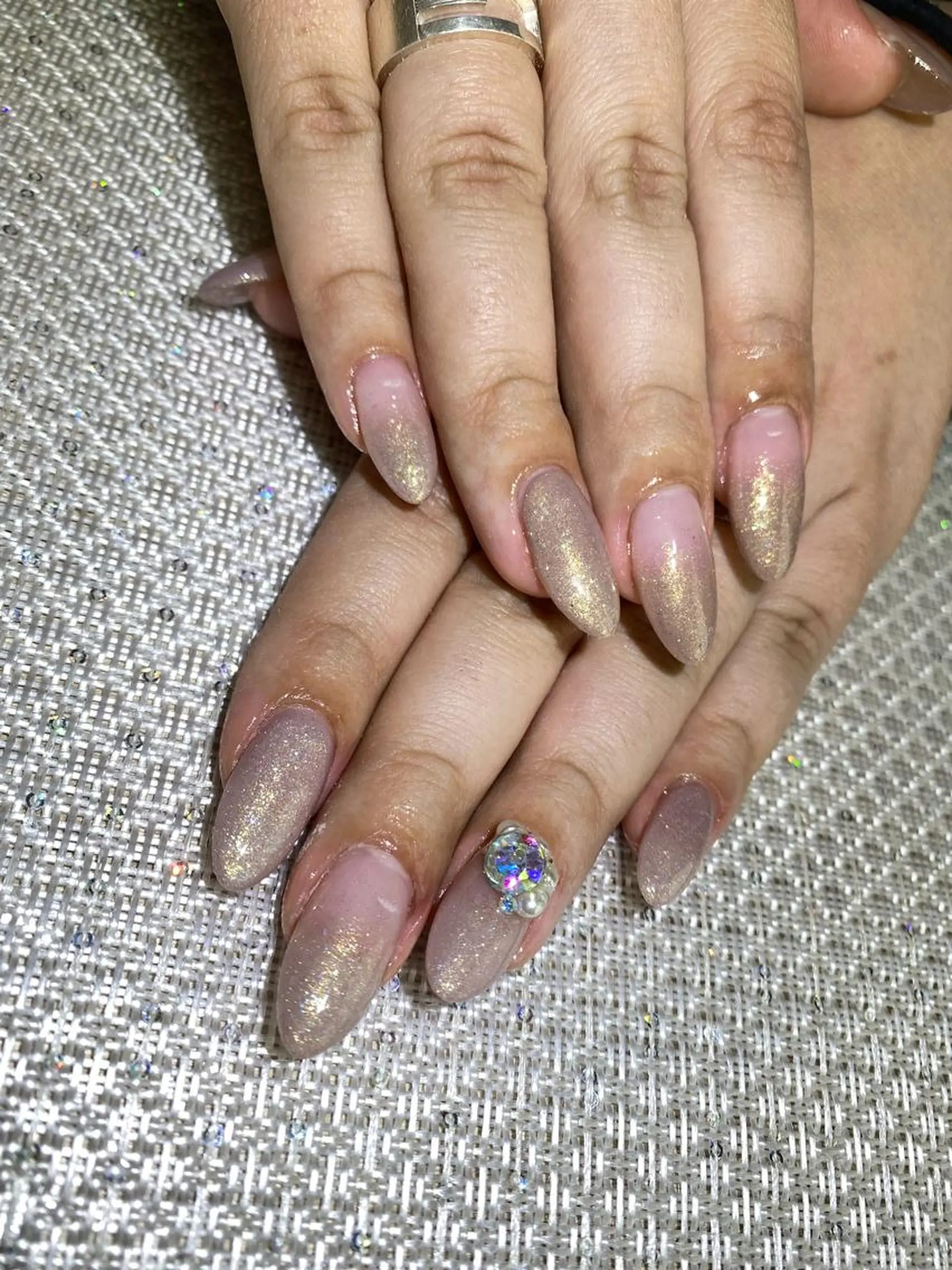 ネイル オーロラネイル 長さ出し ジェルネイル グラデーション ラメ(グリッター) Esthetic Will所属・will 有希のネイルデザイン