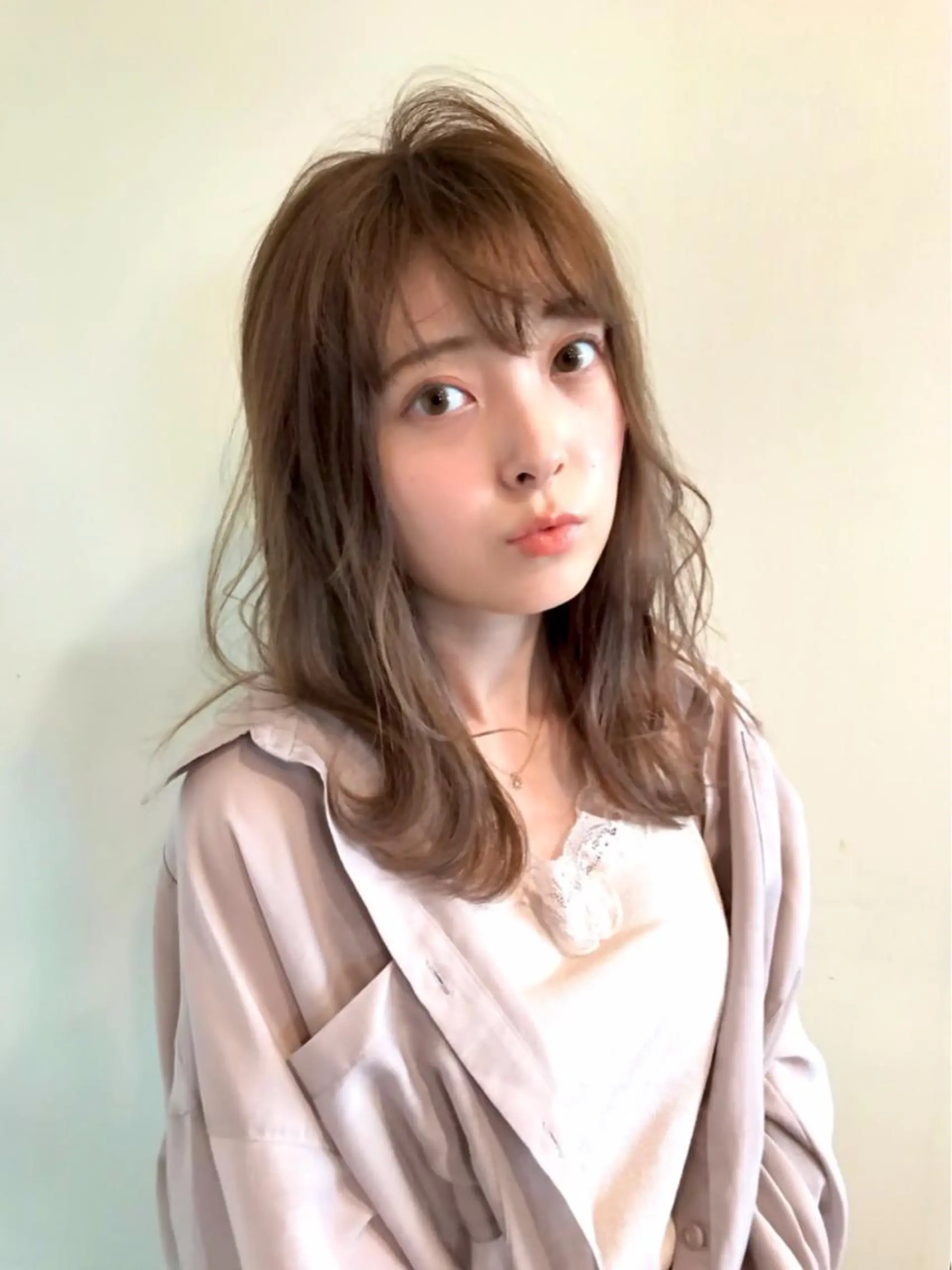 セミロング 透明感カラーブリーチ 🌼シゲモトアヤ🌼のヘアスタイル