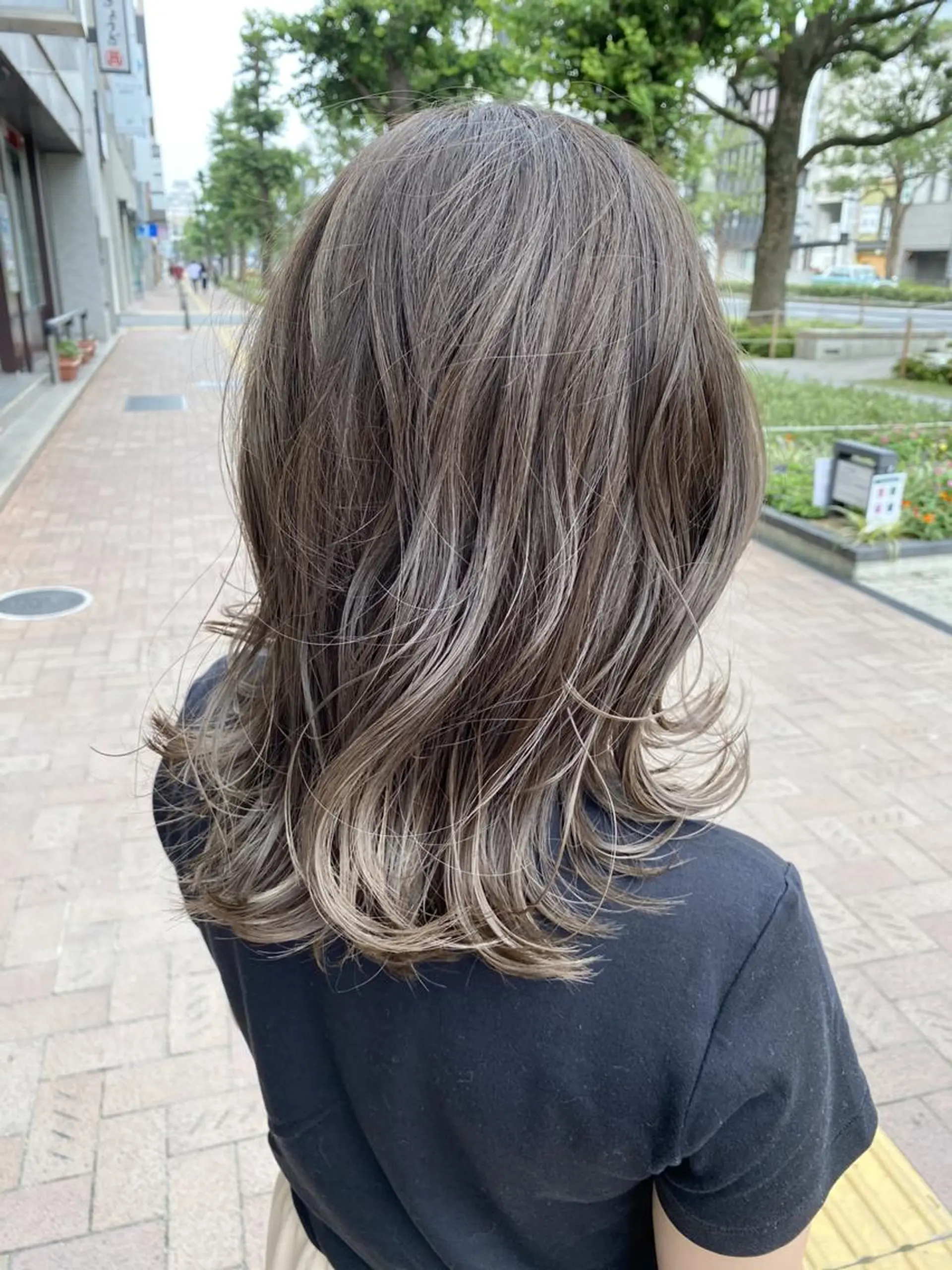 ミディアム アッシュ アッシュグレー アッシュグレージュ ショートが得意✂️ 藤城建太のヘアスタイル