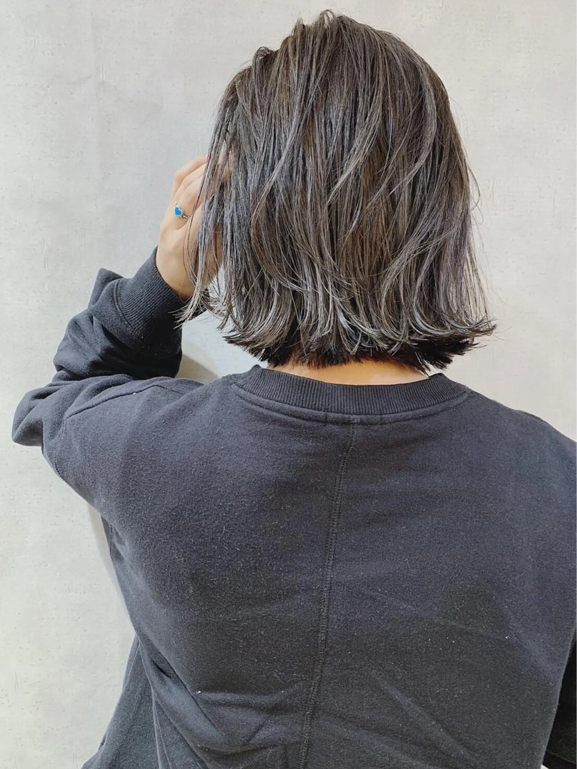 ショート カラー 外ハネヘア カット ヘアカラー ヘッドスパ _WHITE 難波本店のヘアスタイル
